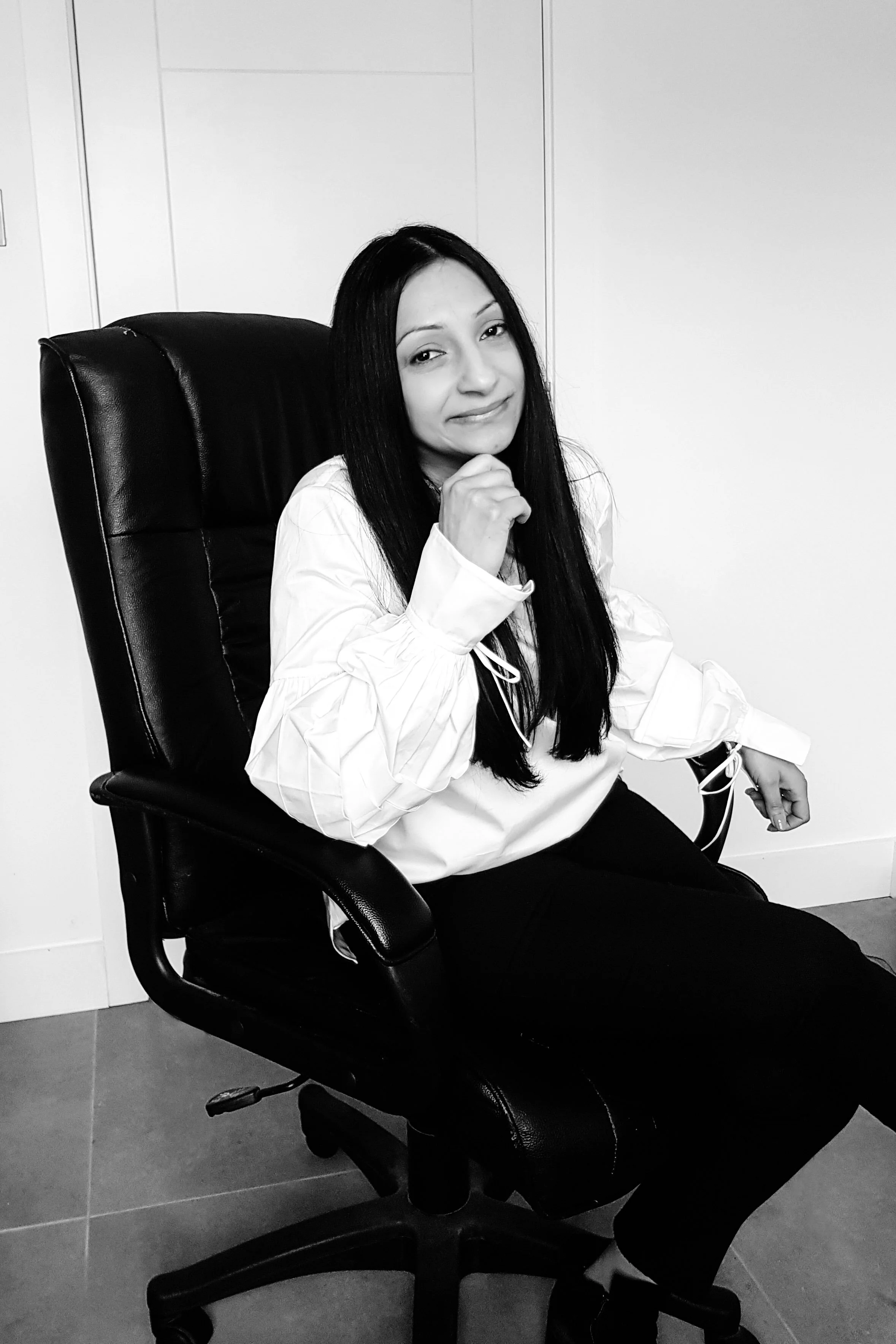 How does virtual photography work? 