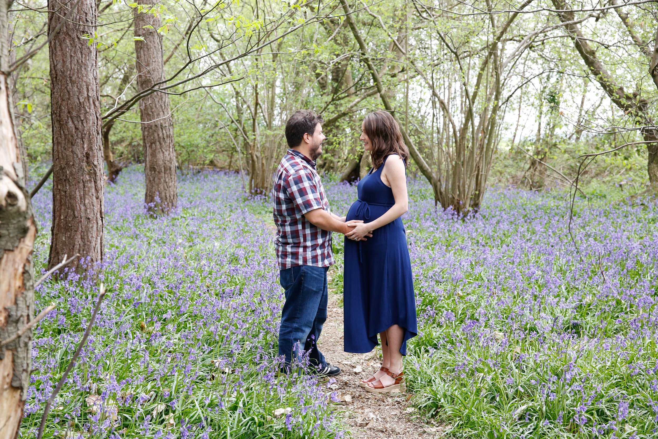 Maternity photo shoot in Berkshire | Bluebell pregnancy photos with Sarah & Bob88 choice .JPG