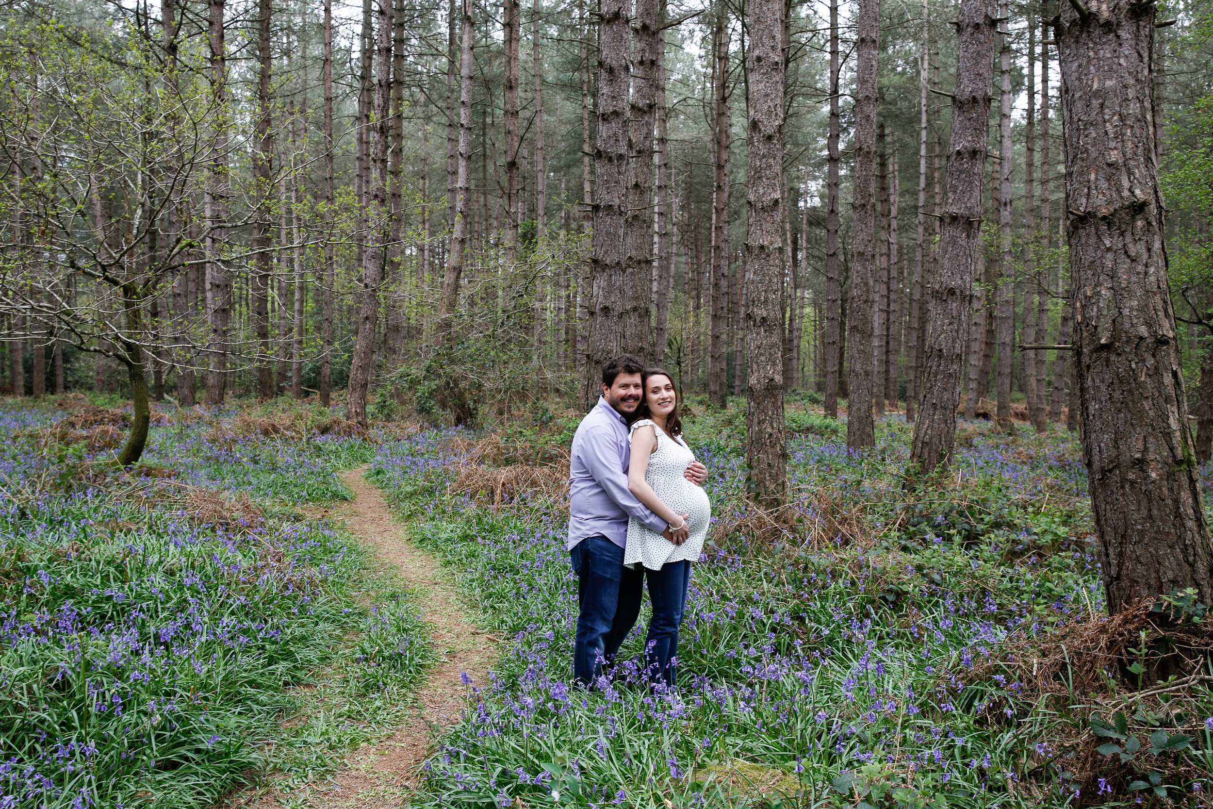 Maternity photo shoot in Berkshire | Bluebell pregnancy photos with Sarah & Bob122 choice .JPG