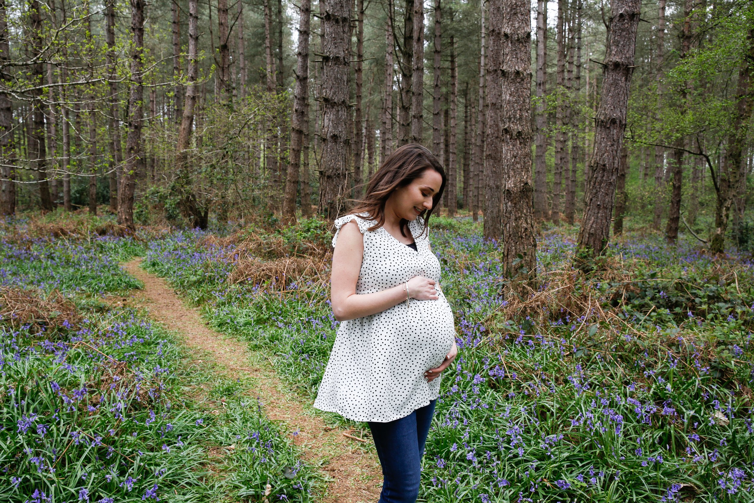 Maternity photo shoot in Berkshire | Bluebell pregnancy photos with Sarah & Bob124 choice .JPG