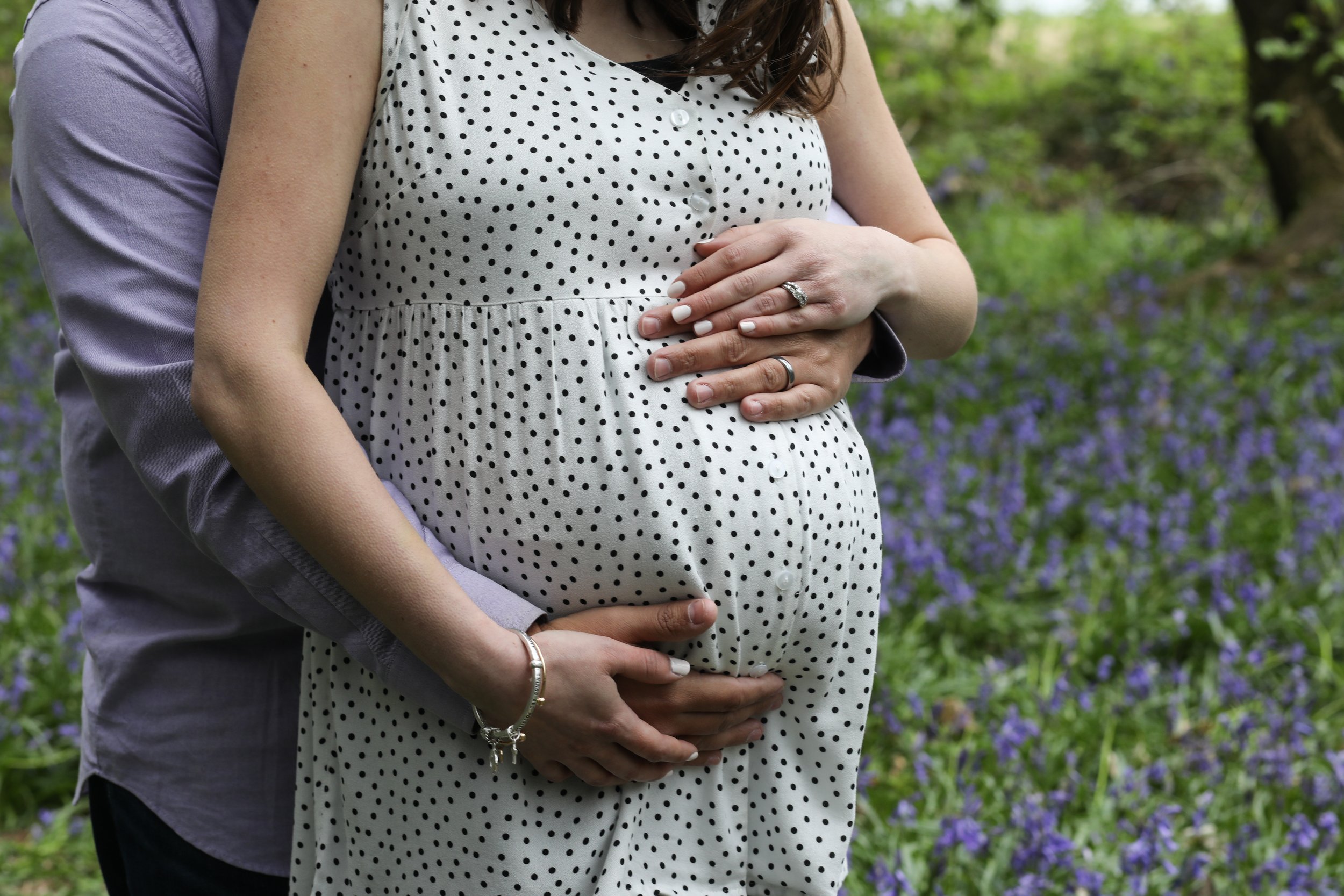 Maternity photo shoot in Berkshire | Bluebell pregnancy photos with Sarah & Bob134 choice .JPG