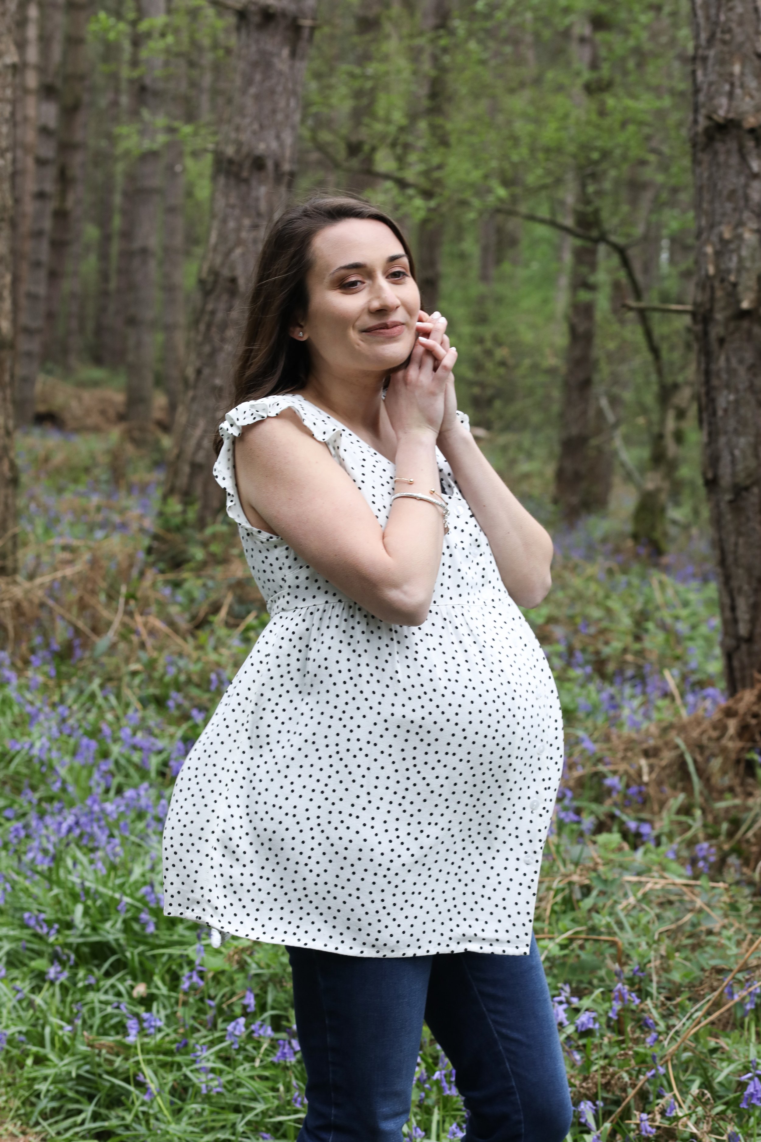Maternity photo shoot in Berkshire | Bluebell pregnancy photos with Sarah & Bob136 choice .JPG