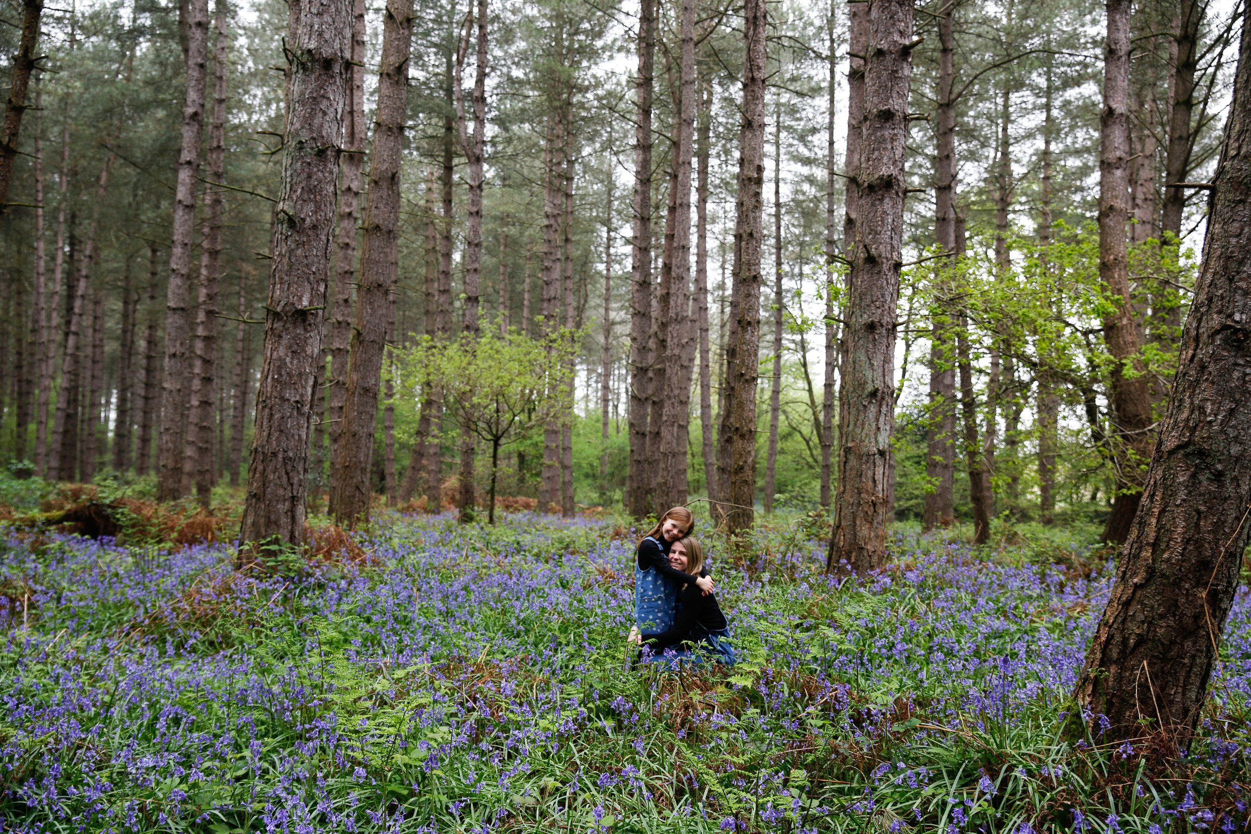 MUM AND DAUGHTER PHOTO SHOOT IN THE BLUEBELLS | BERKSHIRE PORTRAIT SHOOTS01 choice .JPG