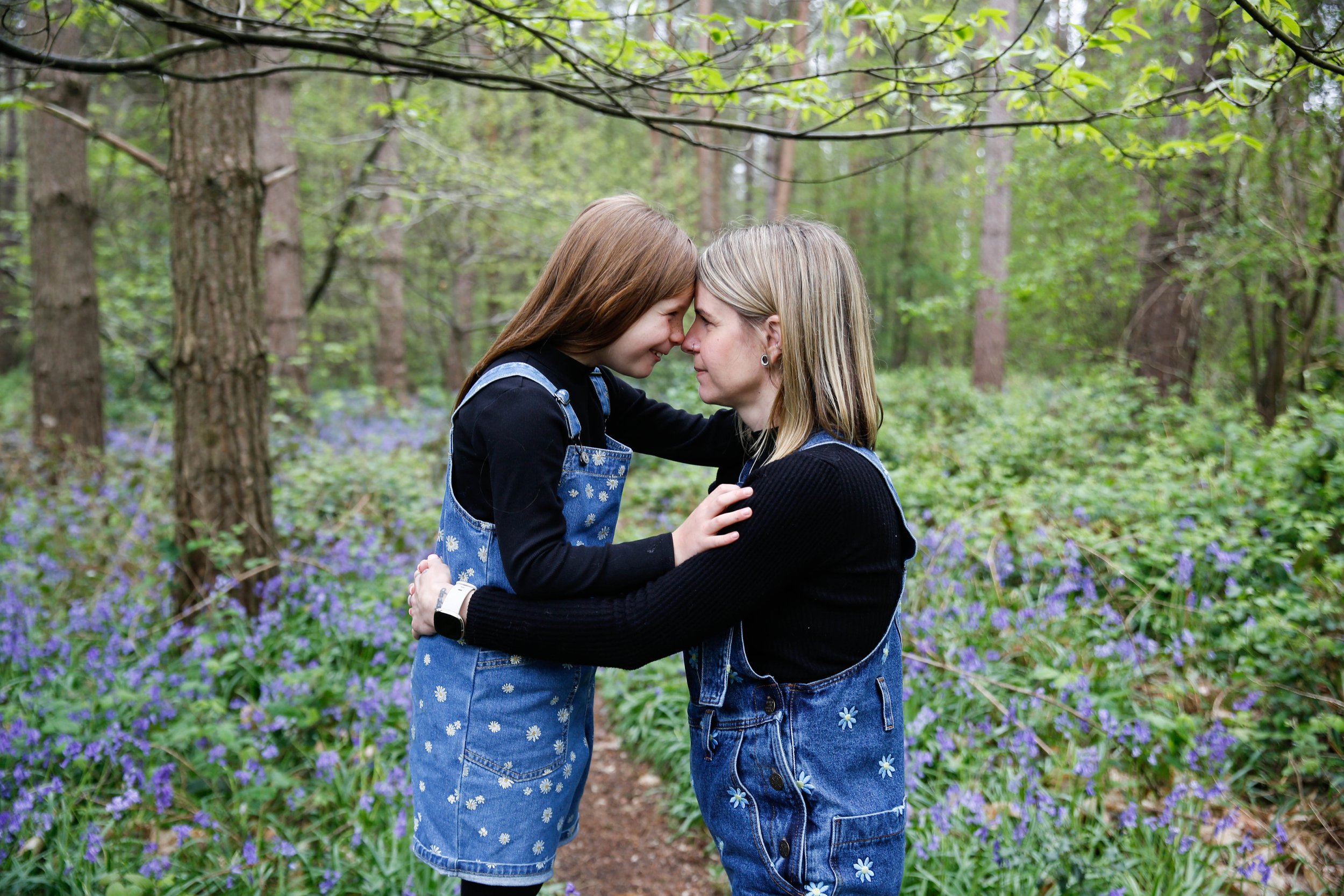 MUM AND DAUGHTER PHOTO SHOOT IN THE BLUEBELLS | BERKSHIRE PORTRAIT SHOOTS11 choice .JPG