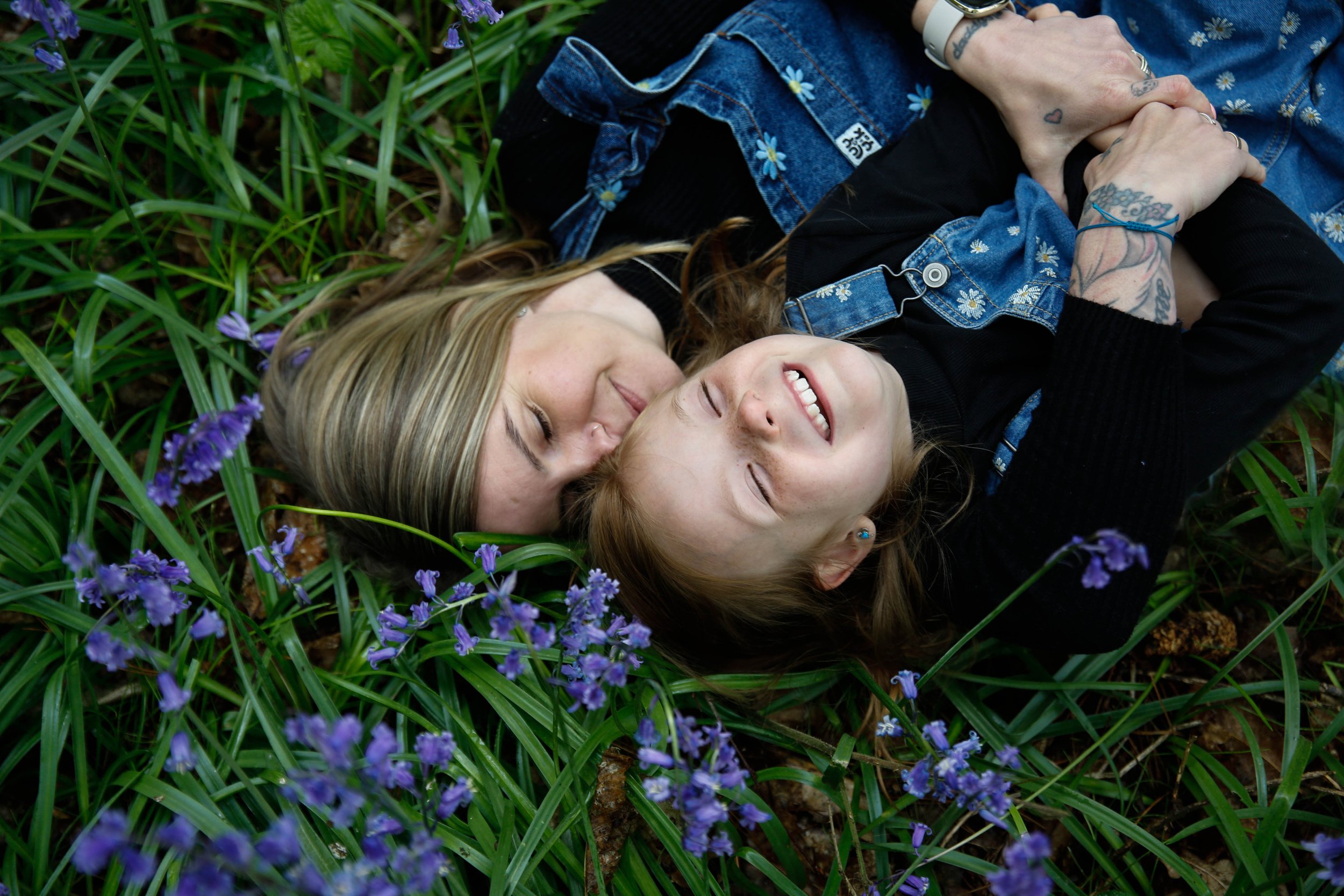 MUM AND DAUGHTER PHOTO SHOOT IN THE BLUEBELLS | BERKSHIRE PORTRAIT SHOOTS15 choice .JPG