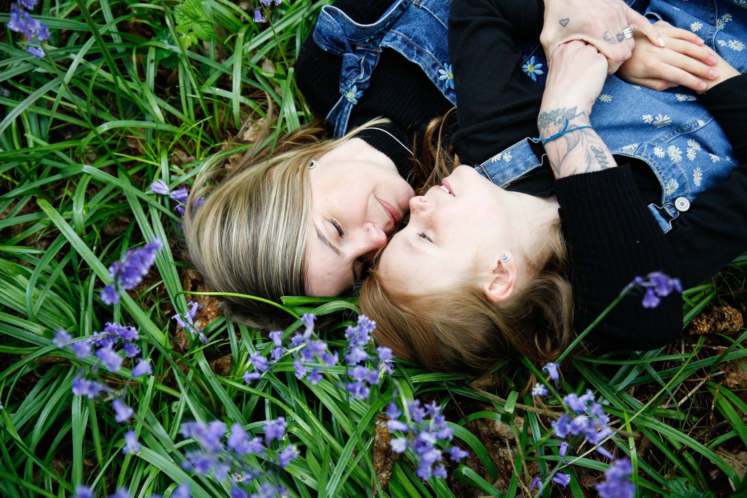 MUM AND DAUGHTER PHOTO SHOOT IN THE BLUEBELLS | BERKSHIRE PORTRAIT SHOOTS17 choice .JPG