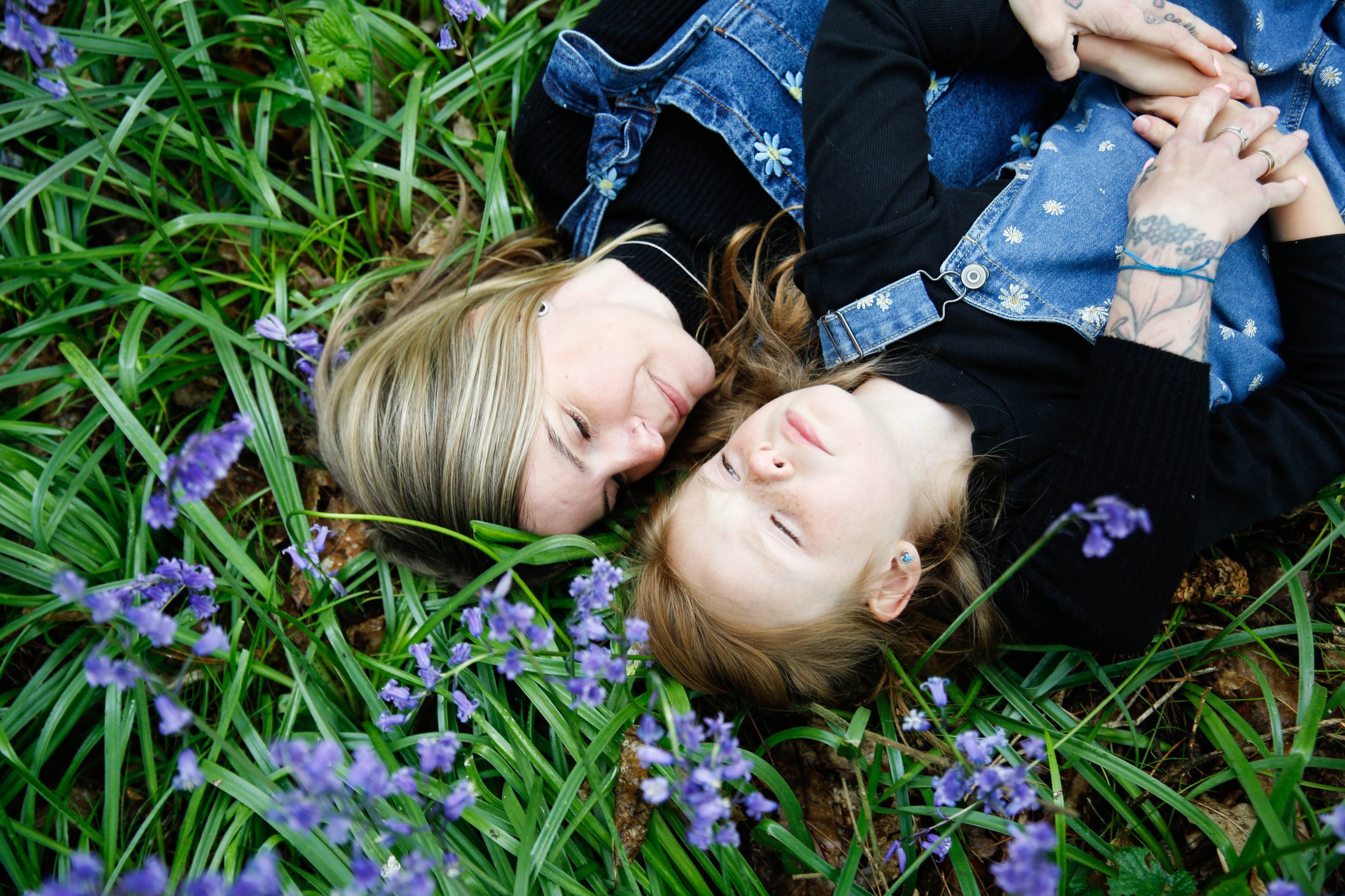 MUM AND DAUGHTER PHOTO SHOOT IN THE BLUEBELLS | BERKSHIRE PORTRAIT SHOOTS19 choice .JPG