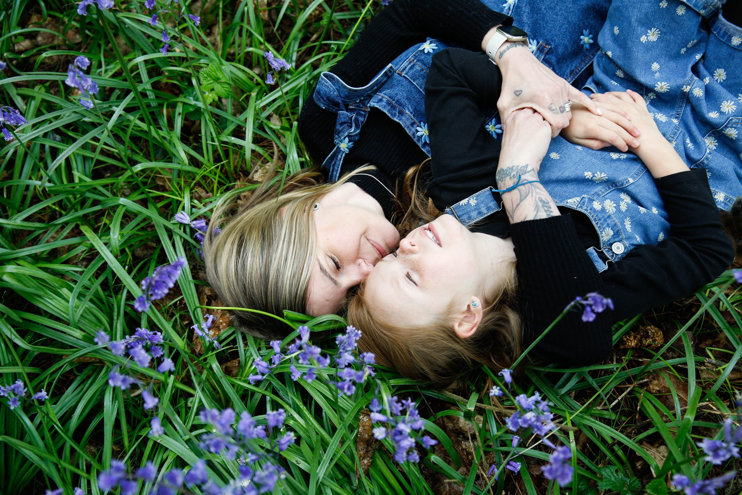 MUM AND DAUGHTER PHOTO SHOOT IN THE BLUEBELLS | BERKSHIRE PORTRAIT SHOOTS18 choice .JPG