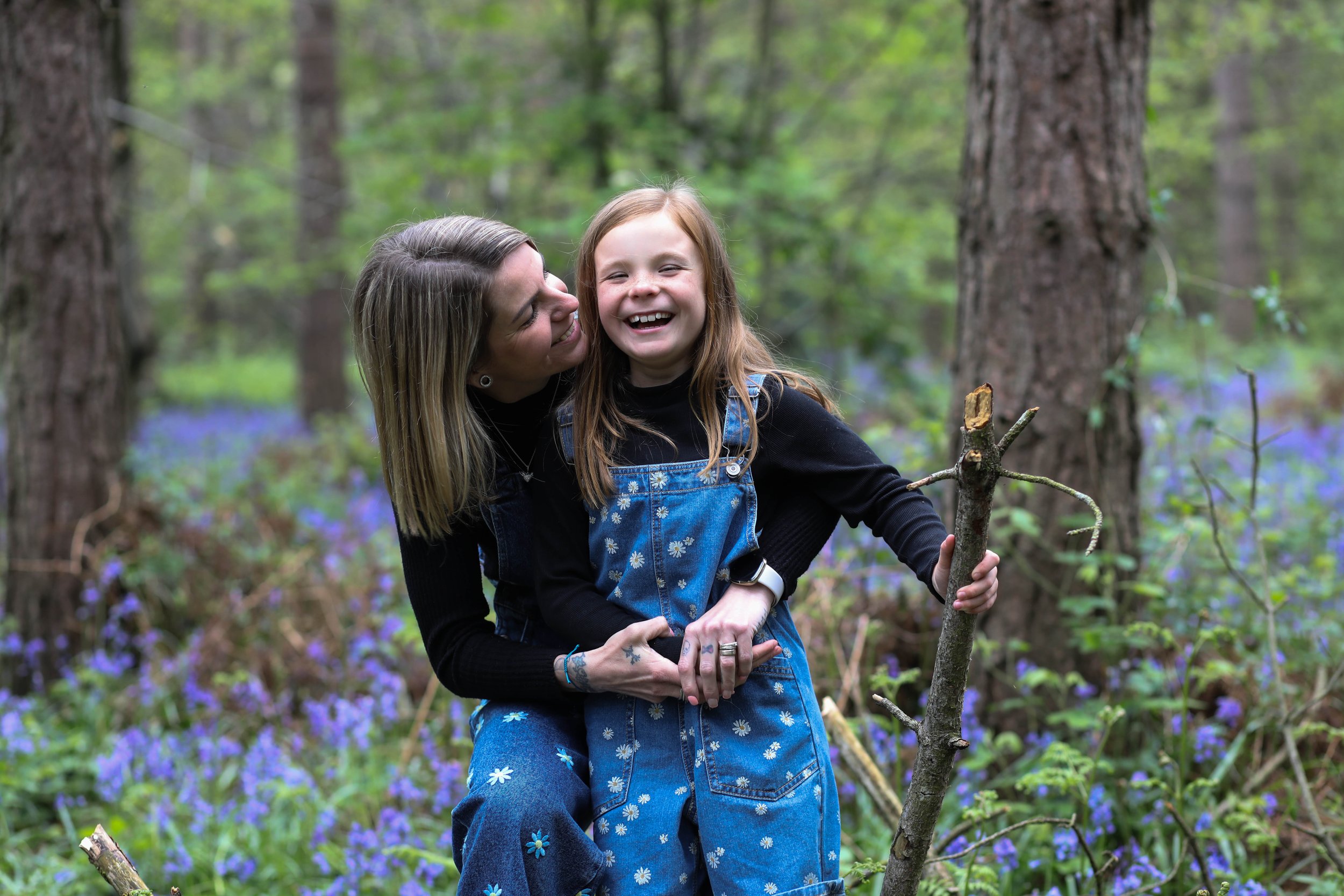 MUM AND DAUGHTER PHOTO SHOOT IN THE BLUEBELLS | BERKSHIRE PORTRAIT SHOOTS28 choice .JPG