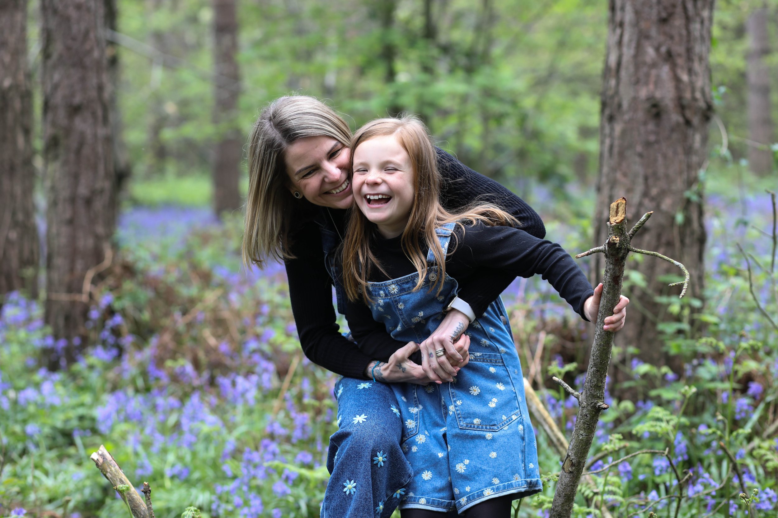 MUM AND DAUGHTER PHOTO SHOOT IN THE BLUEBELLS | BERKSHIRE PORTRAIT SHOOTS30 choice .JPG