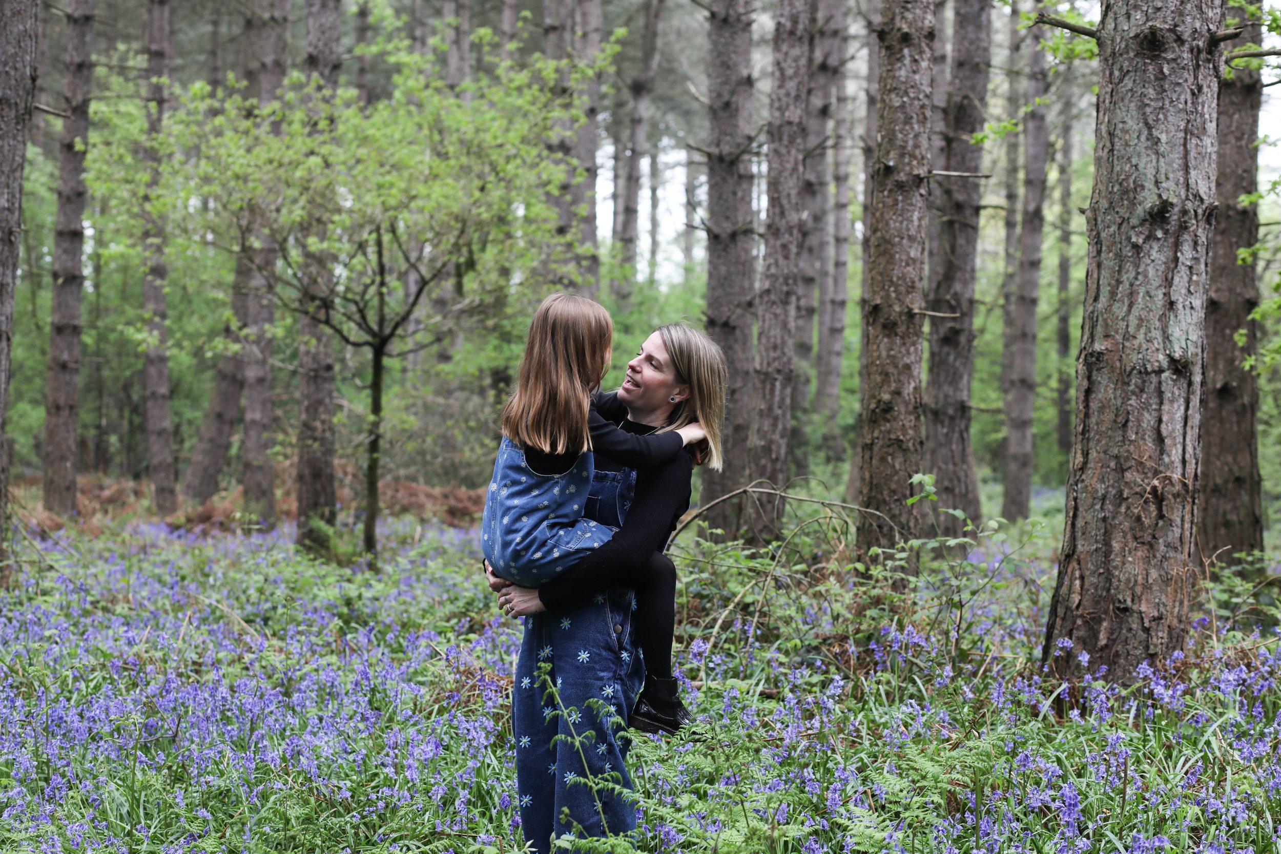 MUM AND DAUGHTER PHOTO SHOOT IN THE BLUEBELLS | BERKSHIRE PORTRAIT SHOOTS36 choice .JPG