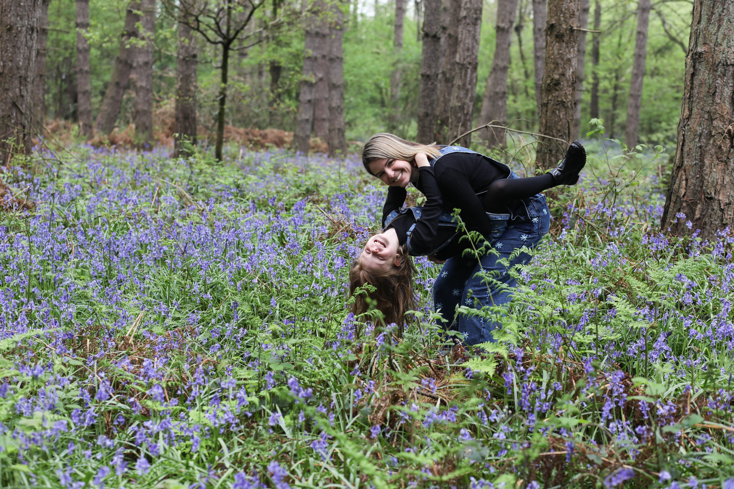 MUM AND DAUGHTER PHOTO SHOOT IN THE BLUEBELLS | BERKSHIRE PORTRAIT SHOOTS37 choice .JPG