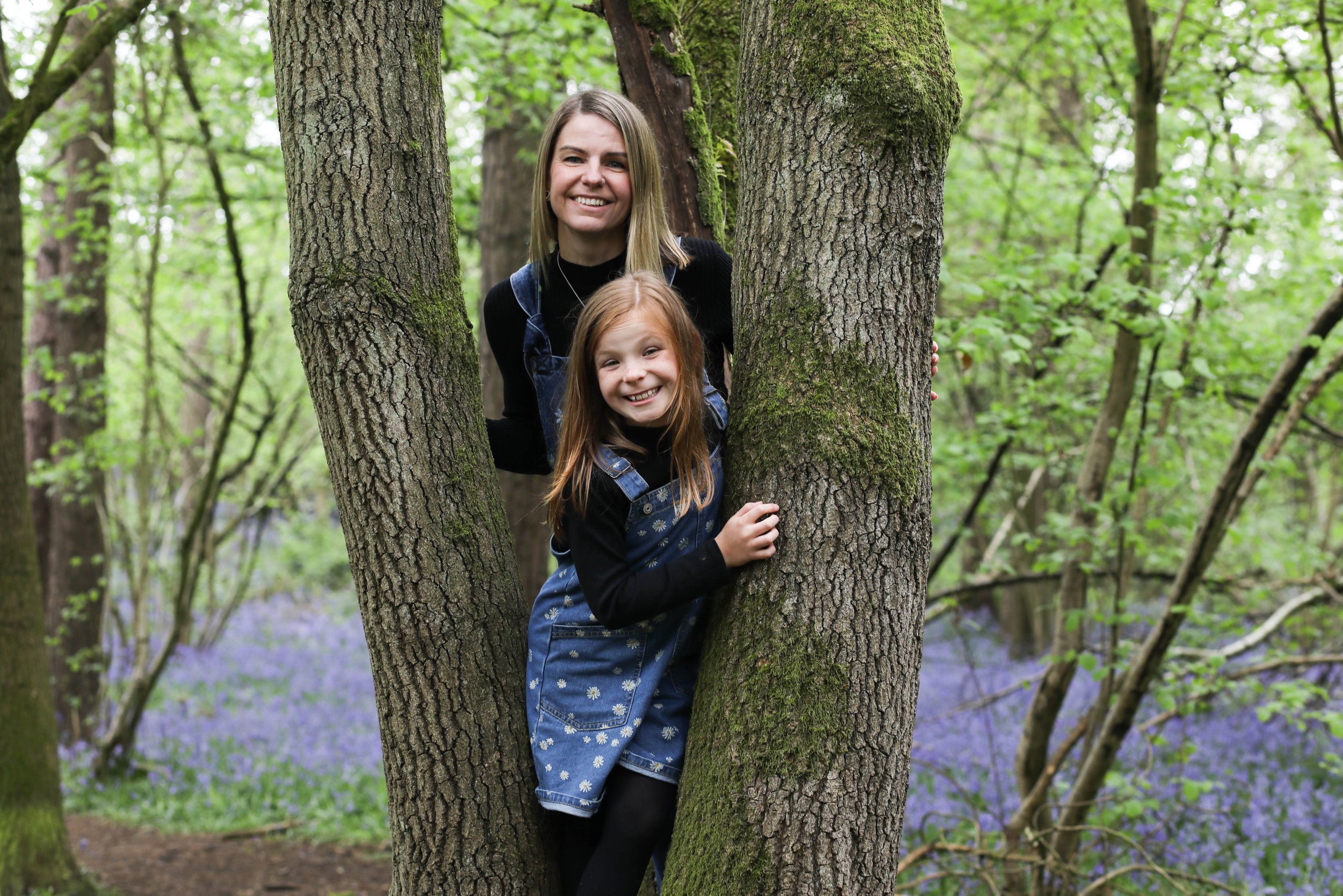 MUM AND DAUGHTER PHOTO SHOOT IN THE BLUEBELLS | BERKSHIRE PORTRAIT SHOOTS47 choice .JPG