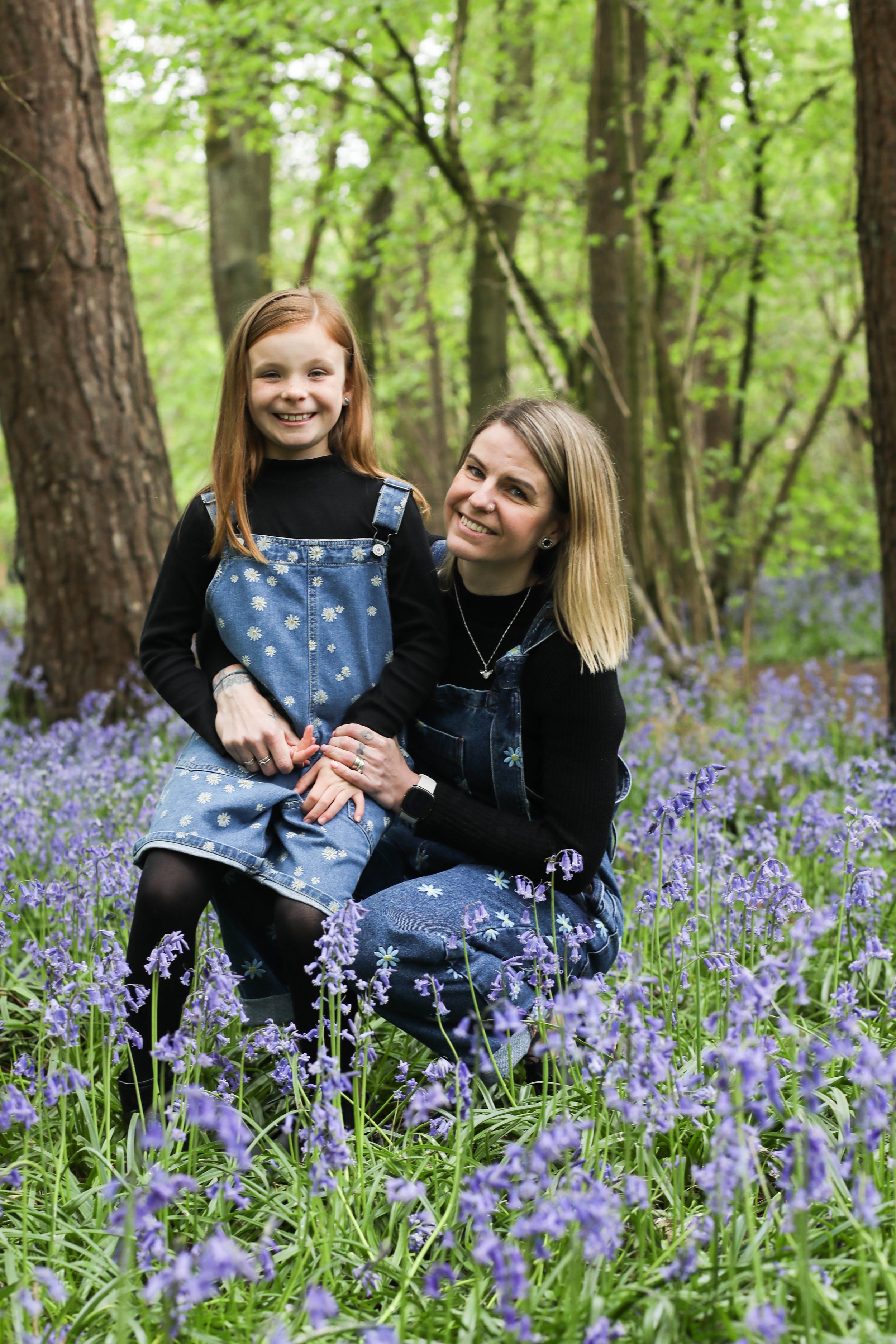 MUM AND DAUGHTER PHOTO SHOOT IN THE BLUEBELLS | BERKSHIRE PORTRAIT SHOOTS50 choice .JPG