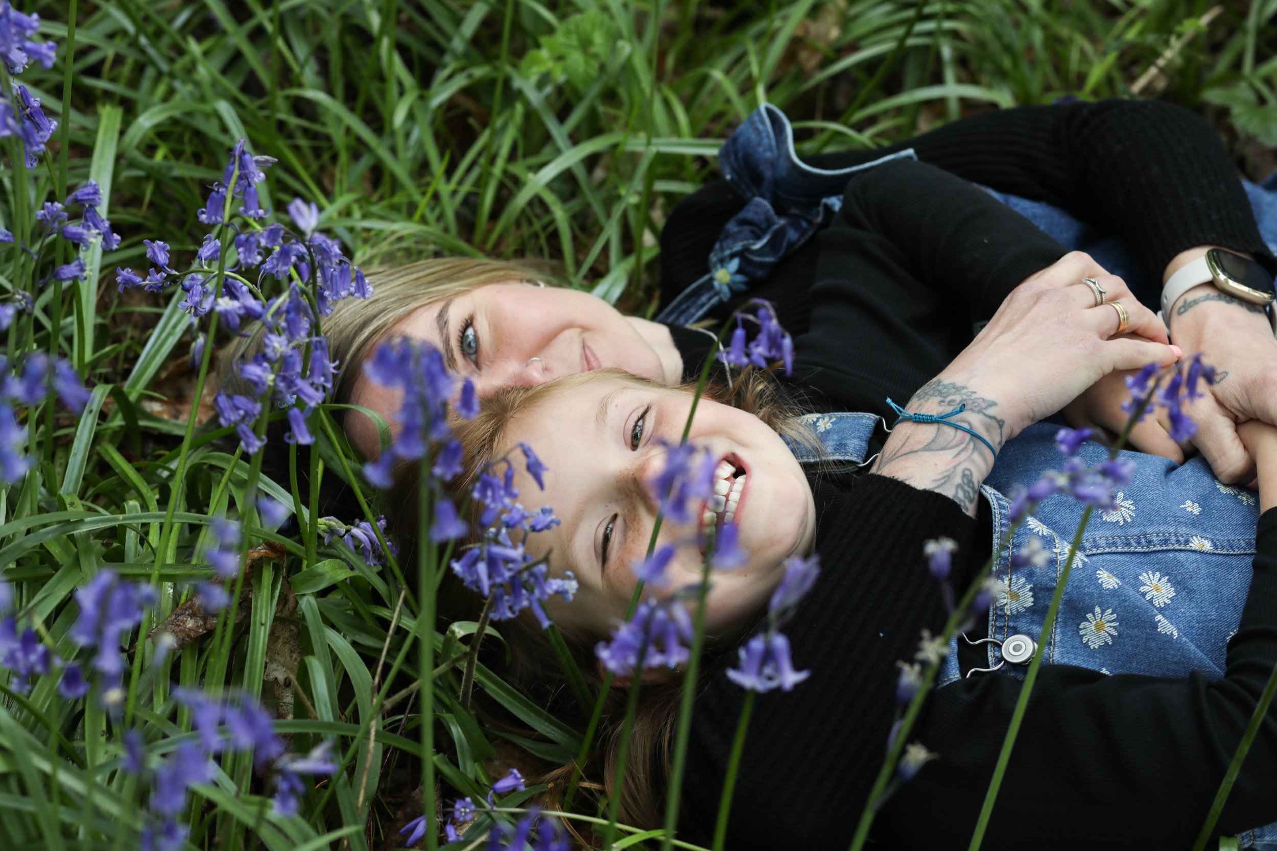 MUM AND DAUGHTER PHOTO SHOOT IN THE BLUEBELLS | BERKSHIRE PORTRAIT SHOOTS52 choice .JPG