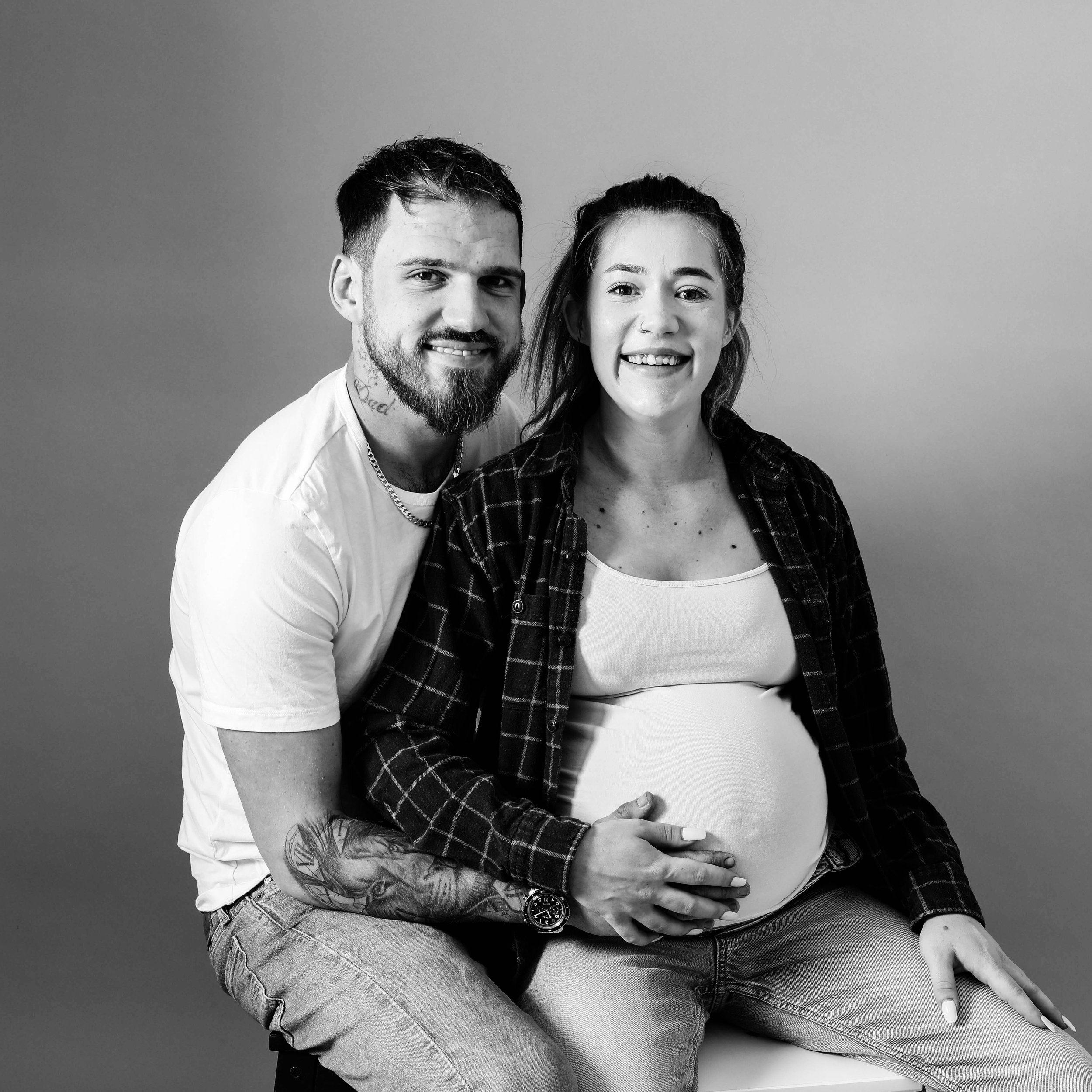 Studio maternity photoshoot 06.JPG