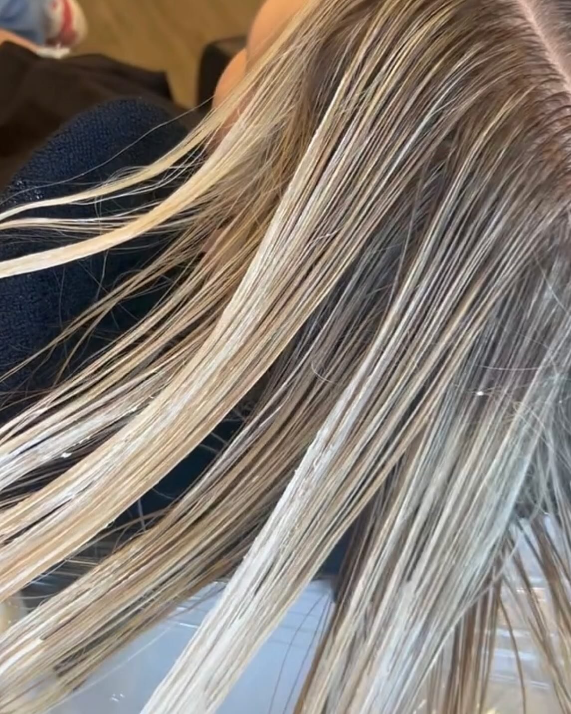 Beauty in every step of the process 💕
Artists:
@manegirlclaire
@hairbyshainemichele
@brittlambert.hair
@erikadelucahair
@lilyneiles.hair
#yychair #yycbeauty #yycsalon #yycgirls #ariandblairsalon #yycbalayage #yychairstylist #yycblonde #kens