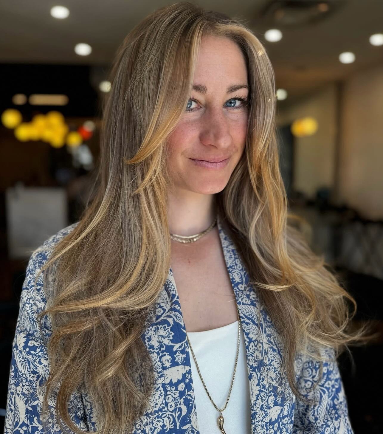 A must see before & after by Mya!
@myablends’ intentional blonde placement created a gorgeous sun-kissed result ☀️
Welcome spring with a blondeing service with Mya at our Kensington location!
#yycsalon #yycgirls #yycbeauty #yycblonde #