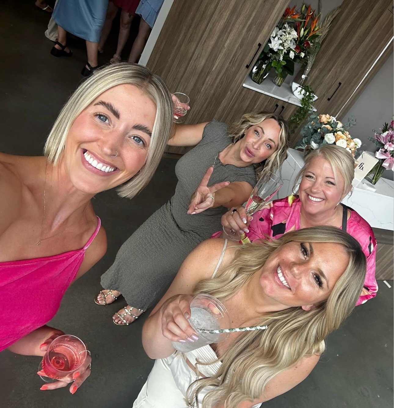 Happy birthday Erika!! 🫶
Cheers to our thoughtful mentor and lifelong friend on her special day!
@erikadelucahair’s dedication to her craft and clients inspires us to create with passion and purpose 🩷
#yycsalon #yycbeauty #ariandblairsalo