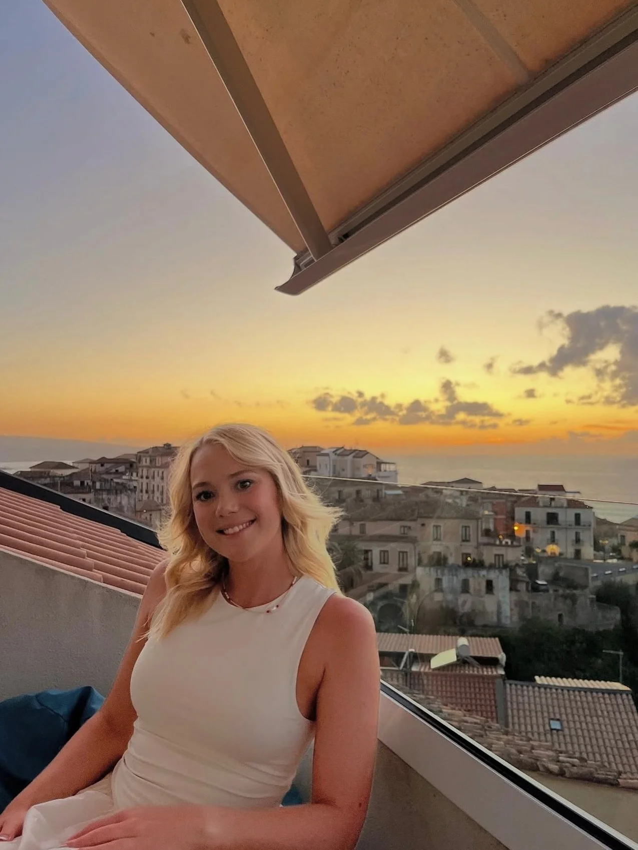 After her Italian getaway, Katelyn is feeling creatively recharged and ready to create beautiful hair! 

She&rsquo;s got some insane photos from Italy and an exciting life update 🫶

There&rsquo;s only a few blondeing or lowlight opportunities remain
