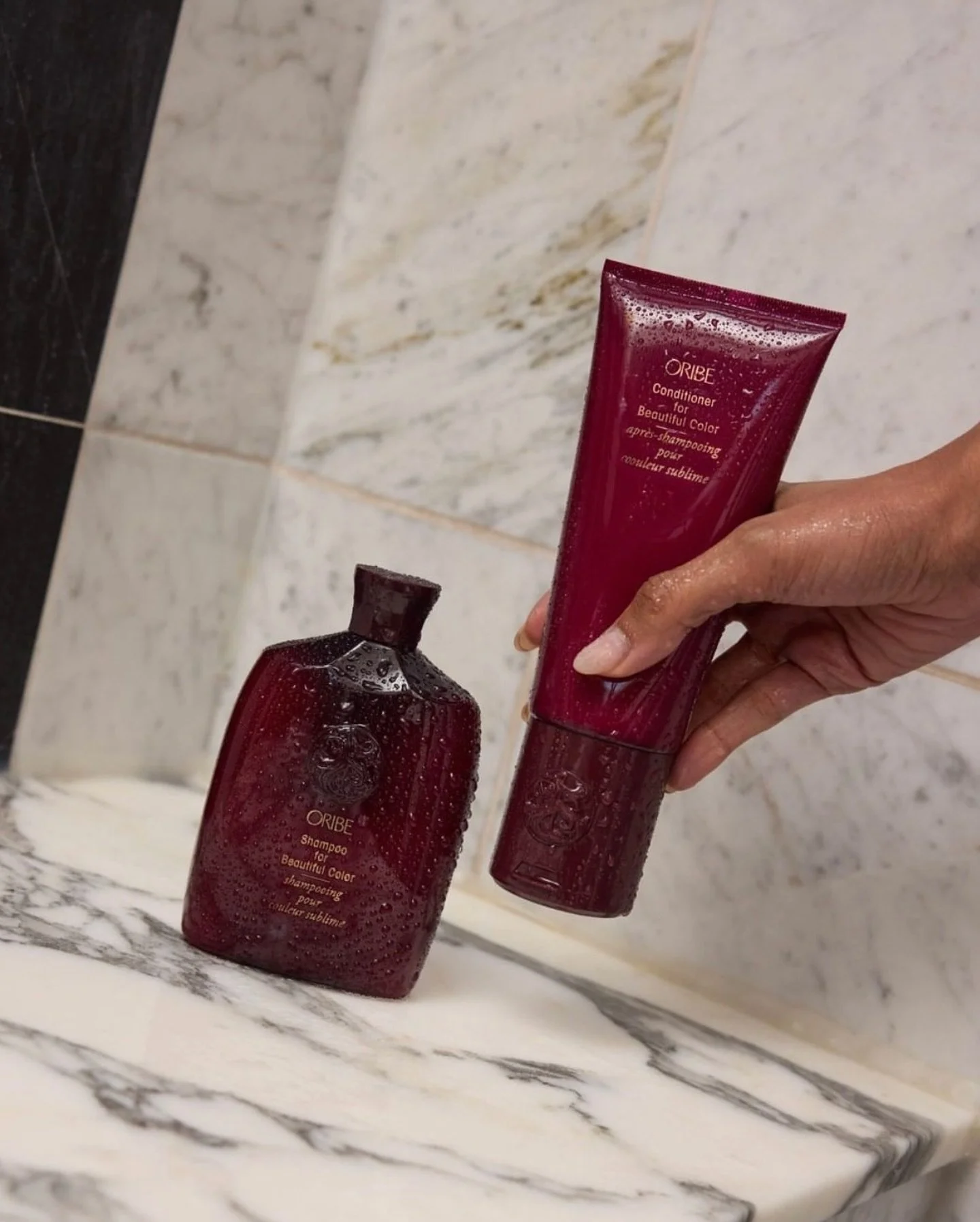 Ultra-gentle for ultra-beautiful color ❤️

Extend your colour&rsquo;s longevity with high-tech ingredients that target damaged areas for intense moisture treatment and protection! 

@oribe&rsquo;s beautiful colour duo:

✔️preserves colour + vibrance 