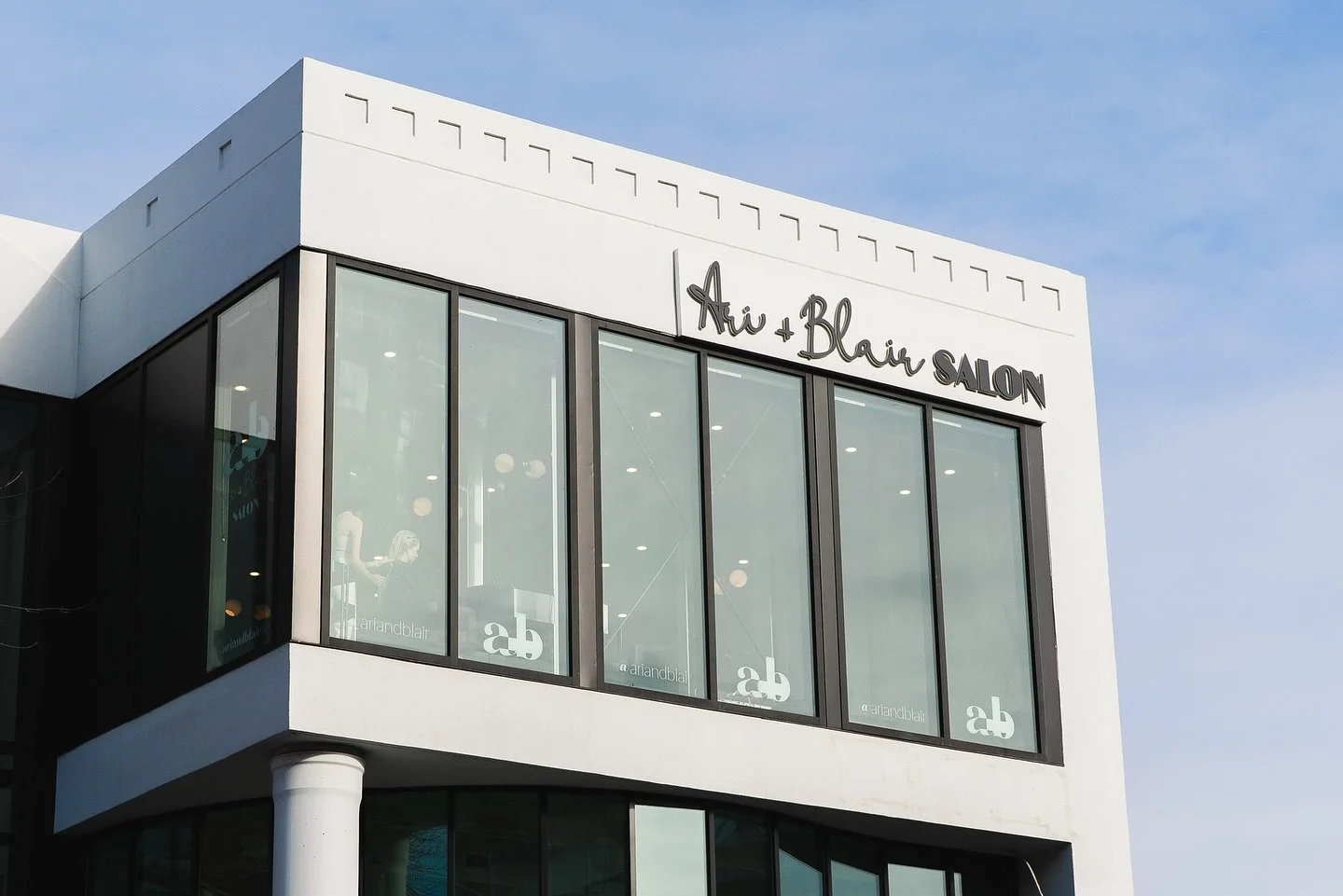 Associate stylists, ready for your next chapter?!

@manegirlclaire is looking to share her knowledge and talent with a passionate associate! 

Not a stylist, but know the perfect person to join our team?  Send them this post! 

✨See our last post for