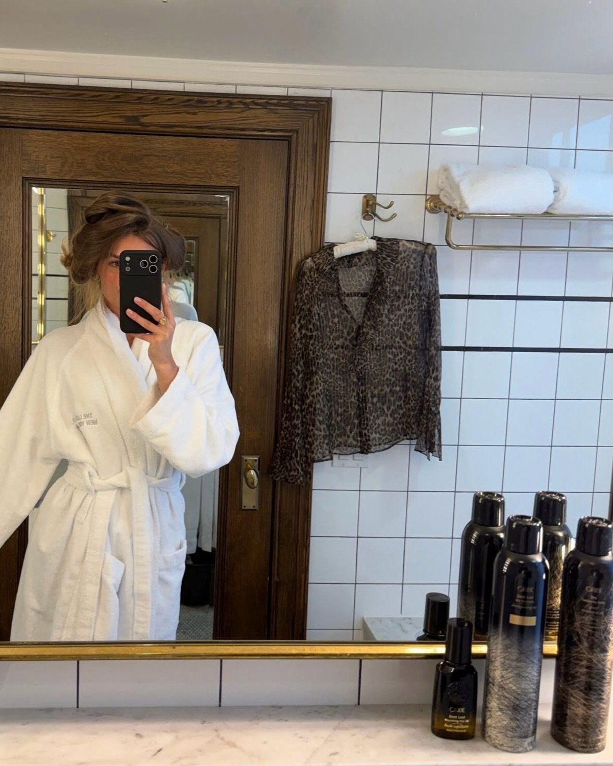 The lineup for hair that lasts all night! 

Gold Lust: 
dry shampoo ▫️ for a refresh at the root
dry texturizing spray ▫️ for undone, tousled curls 
nourishing hair oil ▫️ for moisture + shine on the ends 

 
Yyc salon | yyc hairstylist | yyc women |