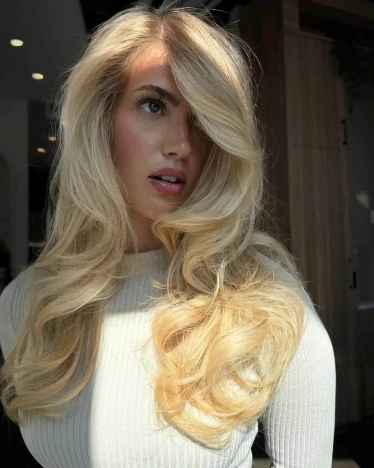 Custom blondeing is the outfit 🤍 

Yyc salon | yyc hairstylist | yyc women | yyc beauty | yyc hair | yyc balayage | yyc girls | hair Calgary | YYC brunette