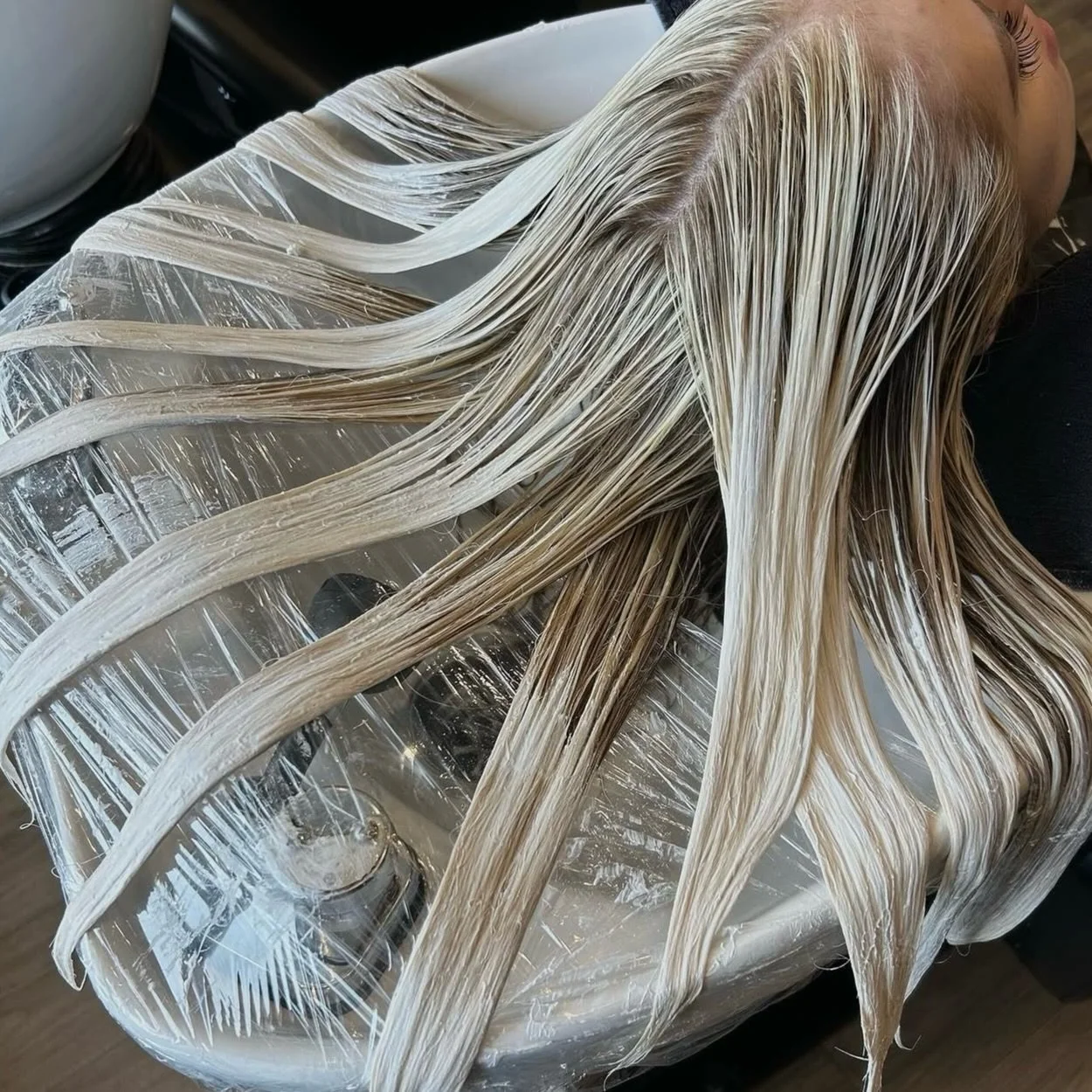 The art. The tools. The artist 🩷

YYC salon | yyc hairstylist | yyc women | yyc beauty | yyc hair | yyc balayage | yyc girls | hair Calgary | YYC blonde 

#yychairsalon #ariandblairsalon #wetbalyage #yycbeauty #yycbalyage