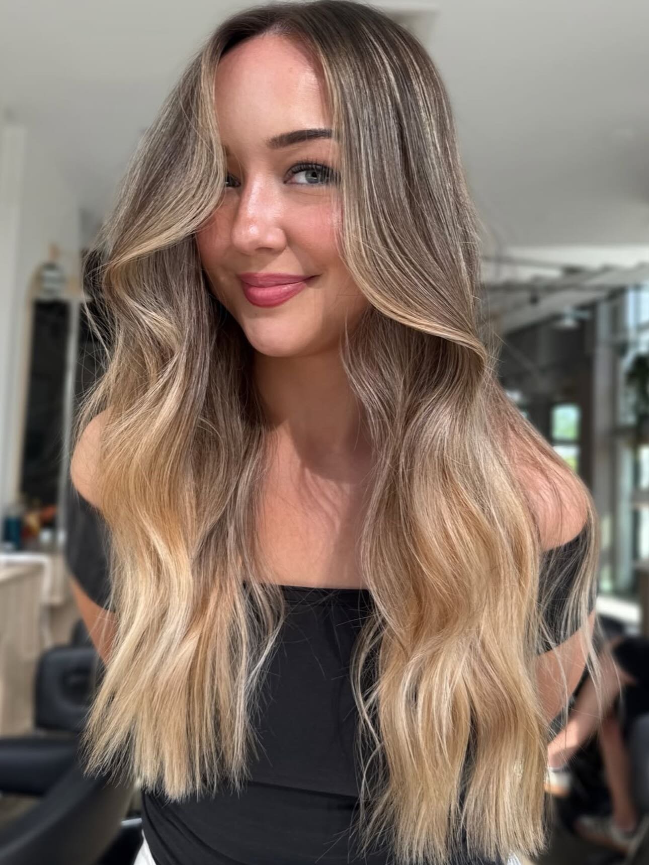 Blonde transformation by Jayla💛

Blending disconnected colour requires intentional placement, a trained eye, and patience! 
 
Results like this are worth every foil! 

YYC salon | yyc hairstylist | yyc women | yyc beauty | yyc hair | yyc balayage | 