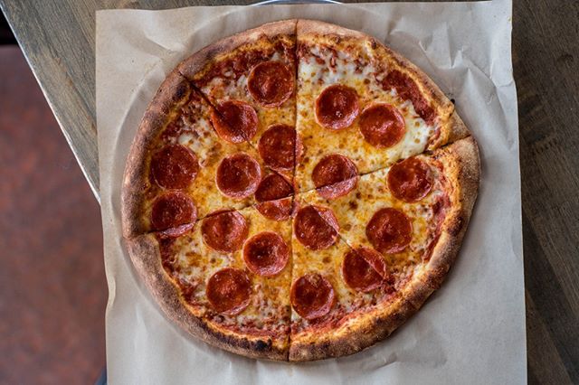 Our Classic 12&rdquo; round pizzas are perfect for piling on the fresh toppings! 💯

Grab one today to devour yourself or share -- they&rsquo;re the perfect size for passing around!