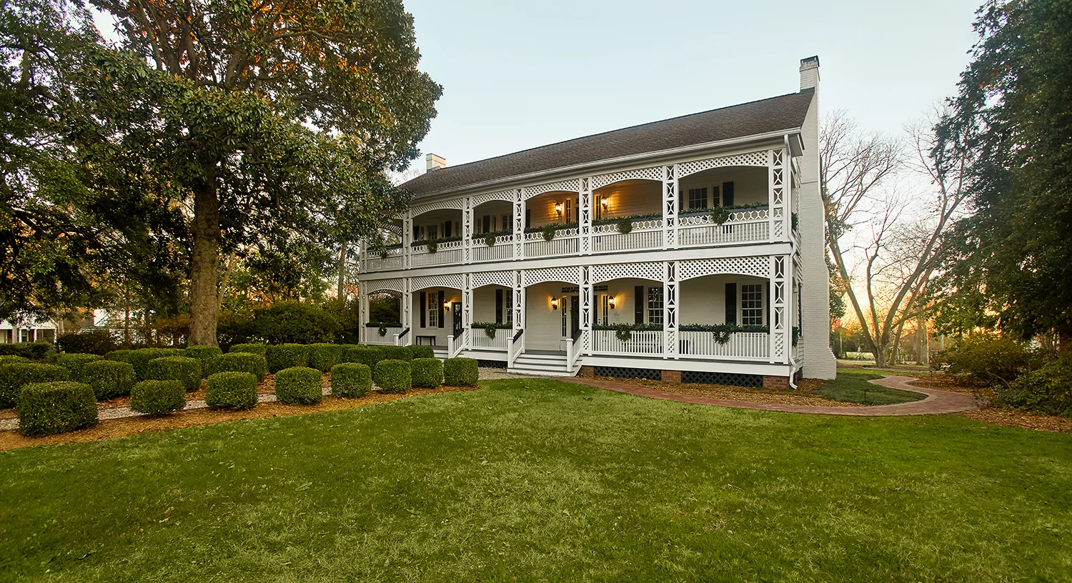 WhiteHome_2.jpg