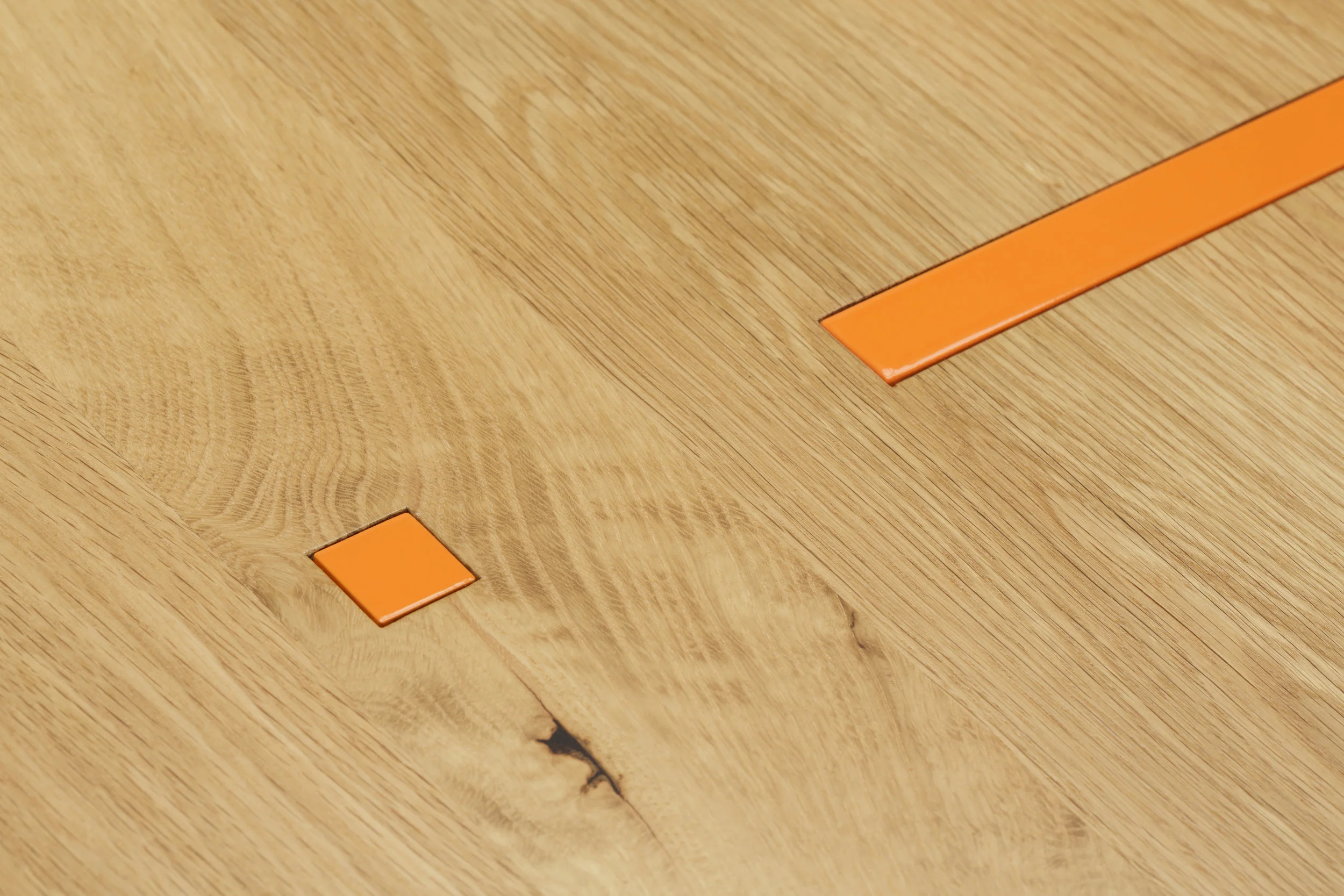 dot-dash table