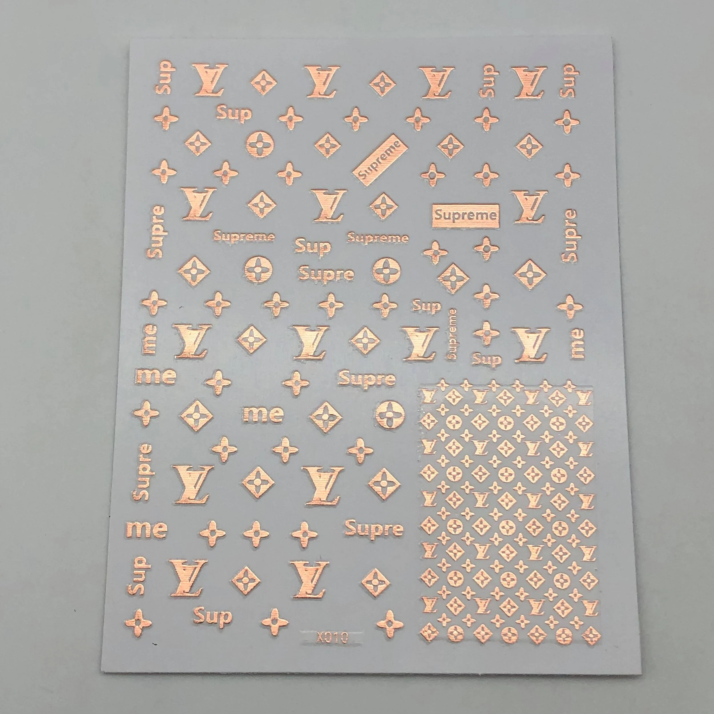 Sticker-010Louis-RoseGold.jpg