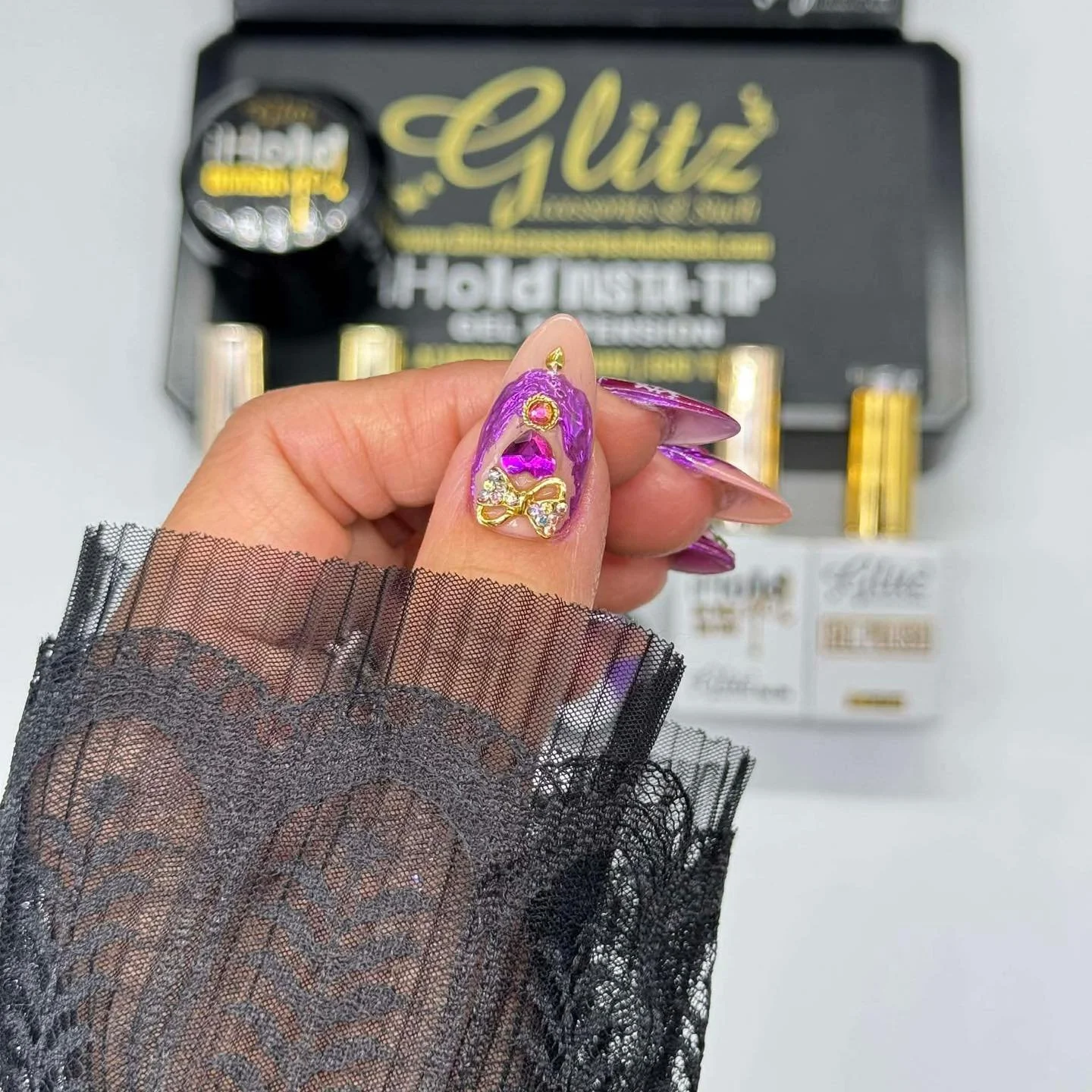 ☀️ Trying to sculpt new designs for this winter? Check it out now with Glitz Chromatic Gel!

✅ Beginner friendly 
✅ Easy 3D textured nail art 
✅ Various ways to finish: use chrome pigment or keep it clear as glass effects ✨ 

🛍️ Get your favourite p