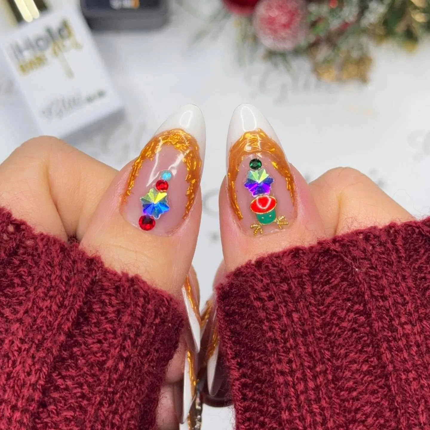 Let&rsquo;s create festive sets for the holiday season with:
🌟Almond M French Gel Extension Tips &amp; Essential
🌟Chromatic Gel &amp; Gold Chrome Pigment
🌟Crystals Mega Mix
🌟Crystals Trifecta
Easy step-by-step tutorial:

✨Nail prep: Gently prep t