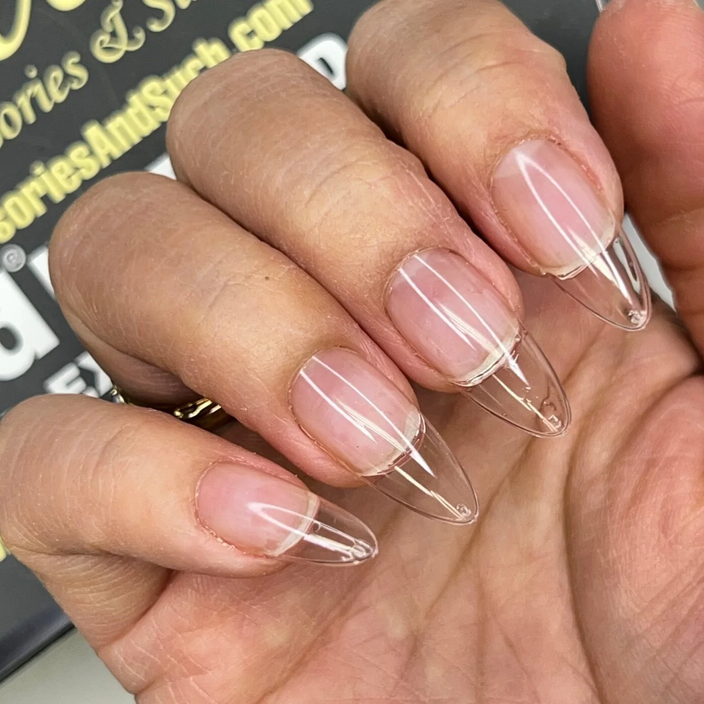 5DA84306-4FD2-4A9E-9161-D22DDBA6EC22