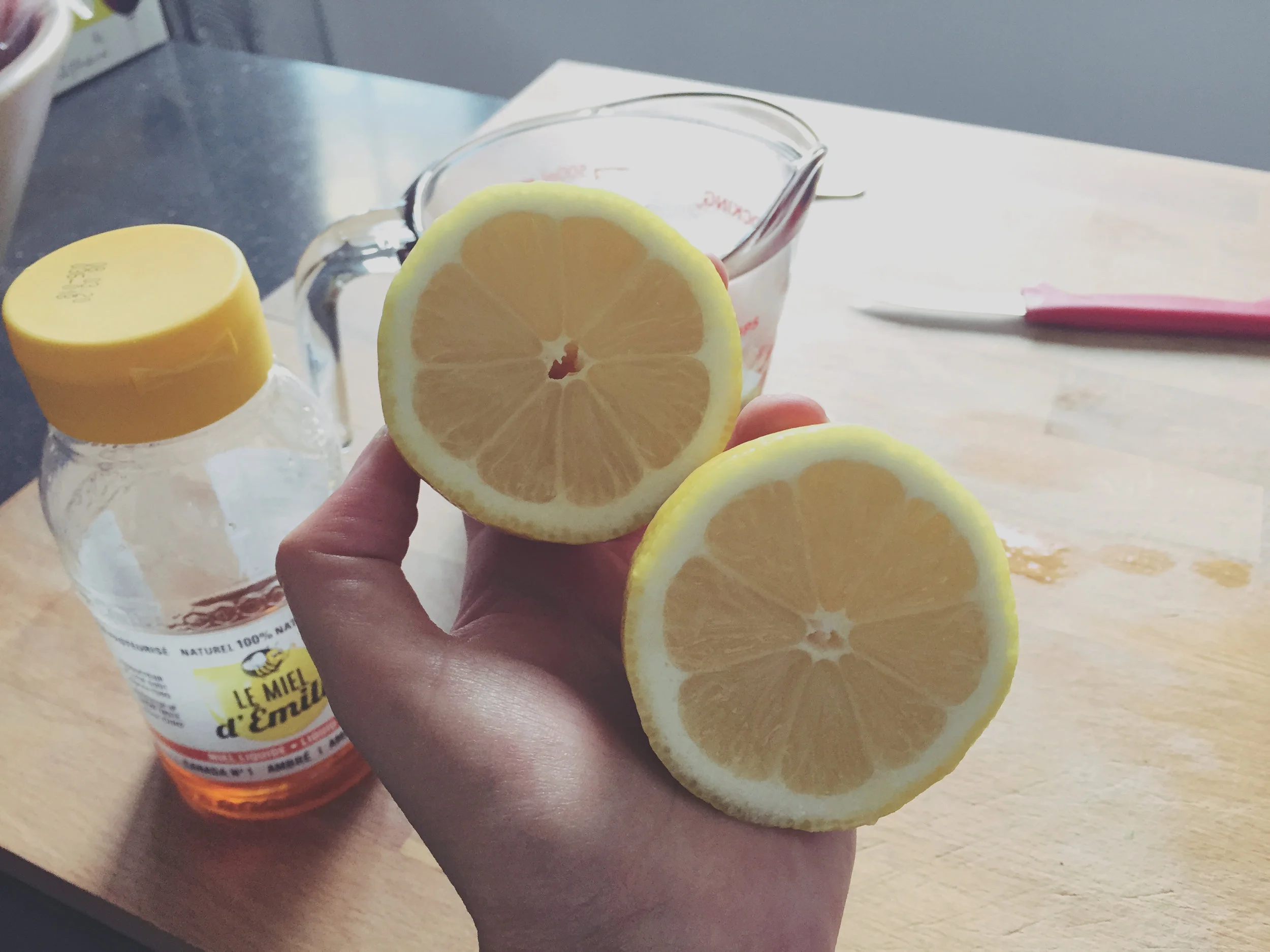 Éclaircir ses cheveux naturellement sans produits chimiques