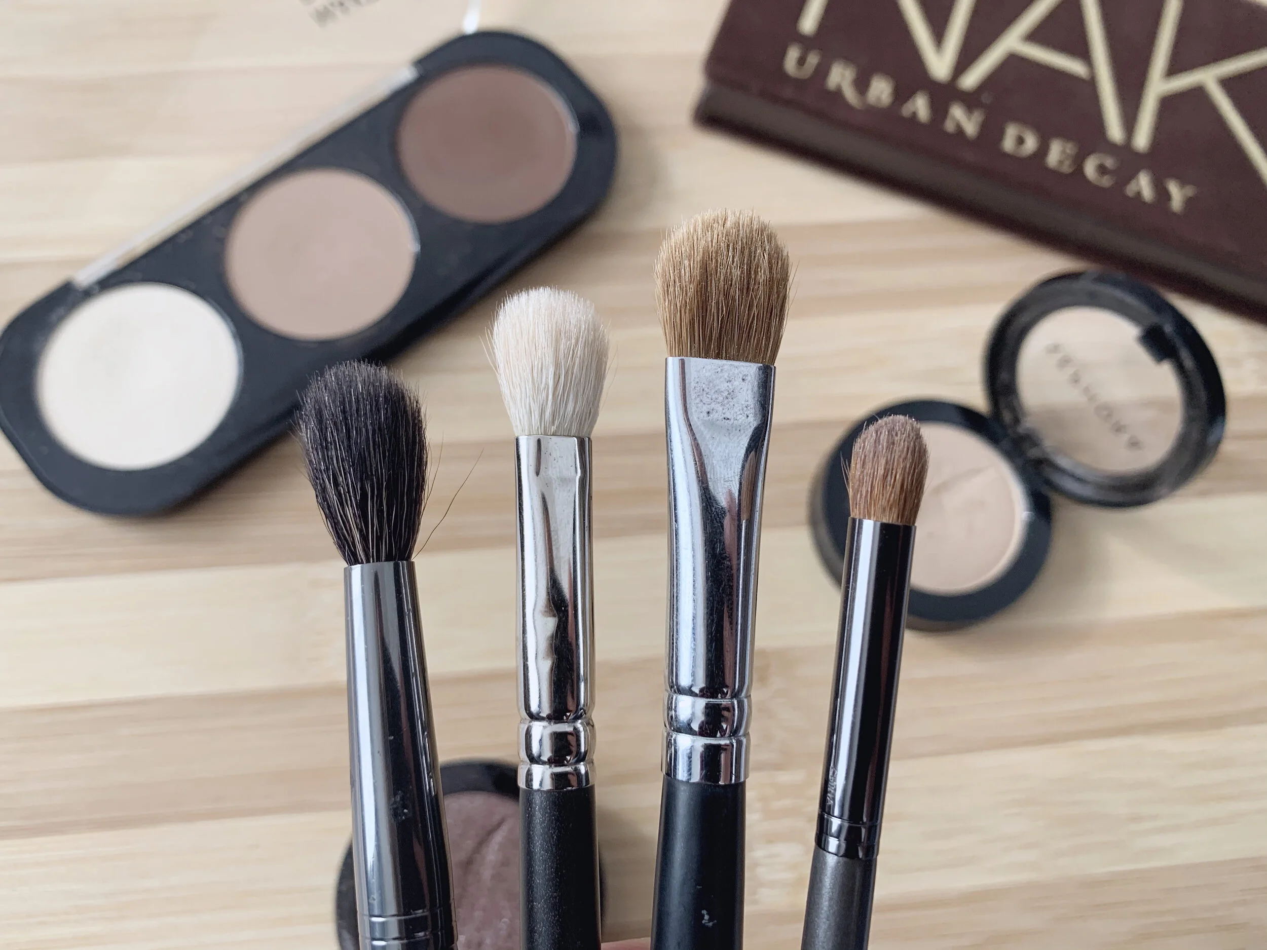 4 pinceaux pour les yeux indispensables + mini-tutoriel maquillage