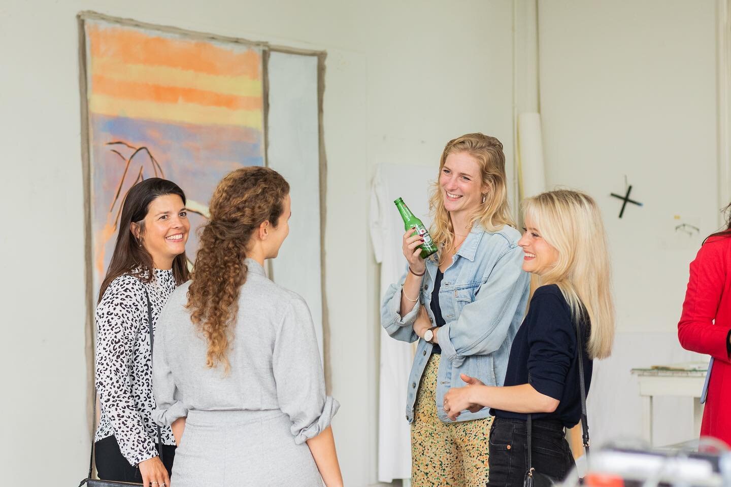 Wauw 🤩 what an evening with you @kula_members Happy to share a glimpse of the buzzing energy at last nights Art Drinks event. 👩🏻&zwj;🎨@cathalijn_wouters 📸 @meanderwithmaike