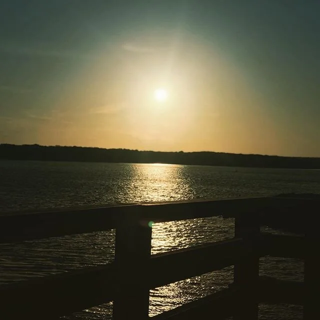 Perhaps an under appreciated spot for sunsets on #marthasvineyard #sunset #jaws #statebeach #oakbluffs #edgartown #sun #colors #beauty #nature #fishing #bridgejumping #dragonflyhousemv #instagram #instagood #summervibes #summer2020 #summerisnotcancel