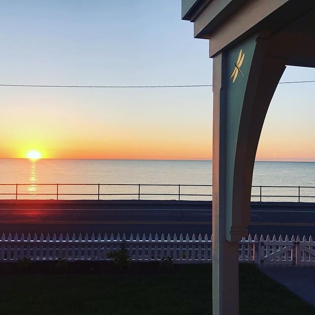 To better days and a better world! #sunrise #gooddays #dragonfly #ocean #day #morning #freshair #fresh #newday #dragonflyhousemv #dogoodthings #instagram #instagood #marthasvineyard #oakbluffs #inkwell #instadaily #beach #oceanfront