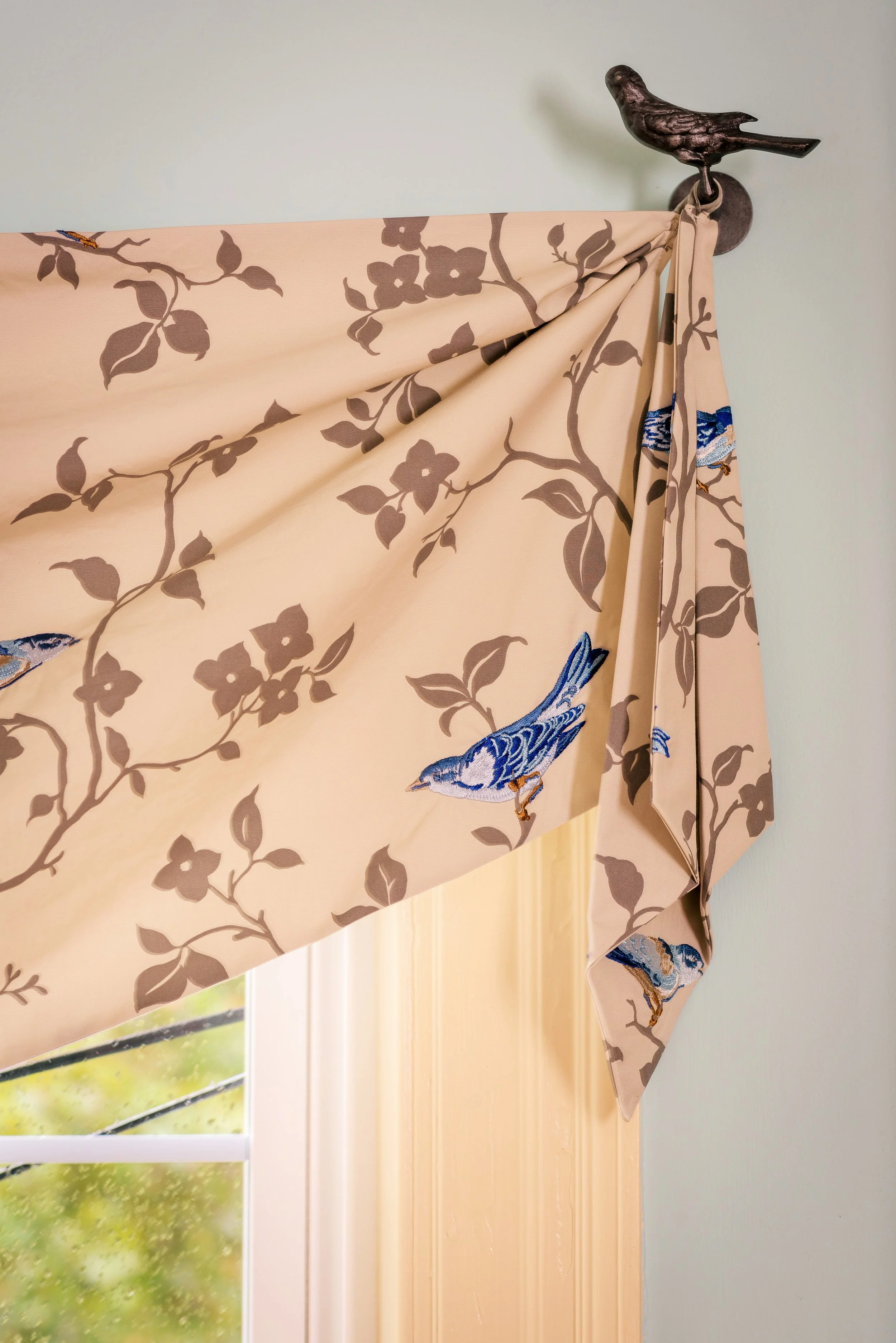 drapery-roman-shades-blinds-home-decor-swags-valances-londonderry-salem-17.jpg