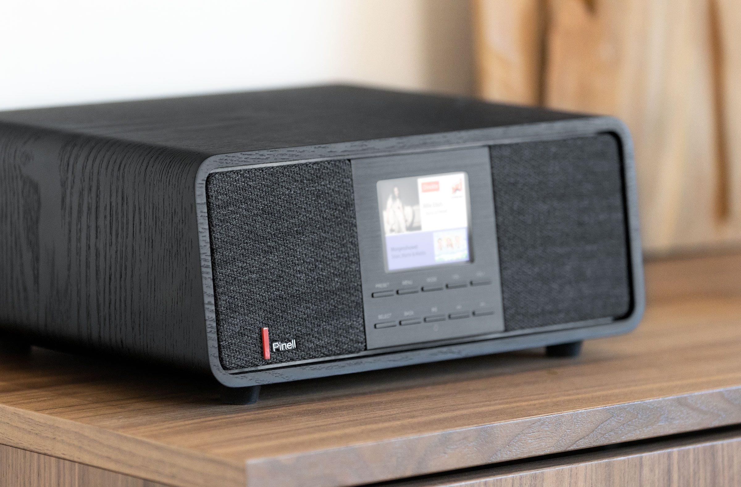 SUPERSOUND 501 gir deg 30.000 radiokanaler fra hele verden. Uavhengig av om morgendagens radio sendes over DAB+, FM eller internett, er du forberedt for fremtiden.