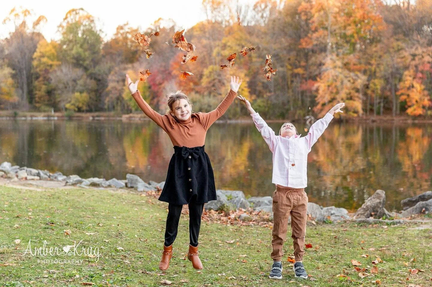 🍂 Happy First Day of Fall! 🍂

The season of golden sunsets, cozy sweaters, pumpkin everything, and colorful leaves. 🍁 The perfect backdrop for photos&mdash;message me to book your autumn session! 📸