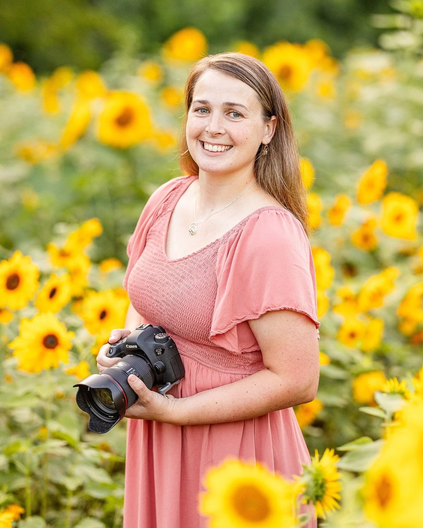 ✨ Friday Introduction! ✨

It&rsquo;s been a little while since I&rsquo;ve introduced myself, so hello there! 👋

I&rsquo;m Amber&mdash;the face behind the camera. I&rsquo;m a portrait + lifestyle photographer here in Carroll County, MD, and also mama