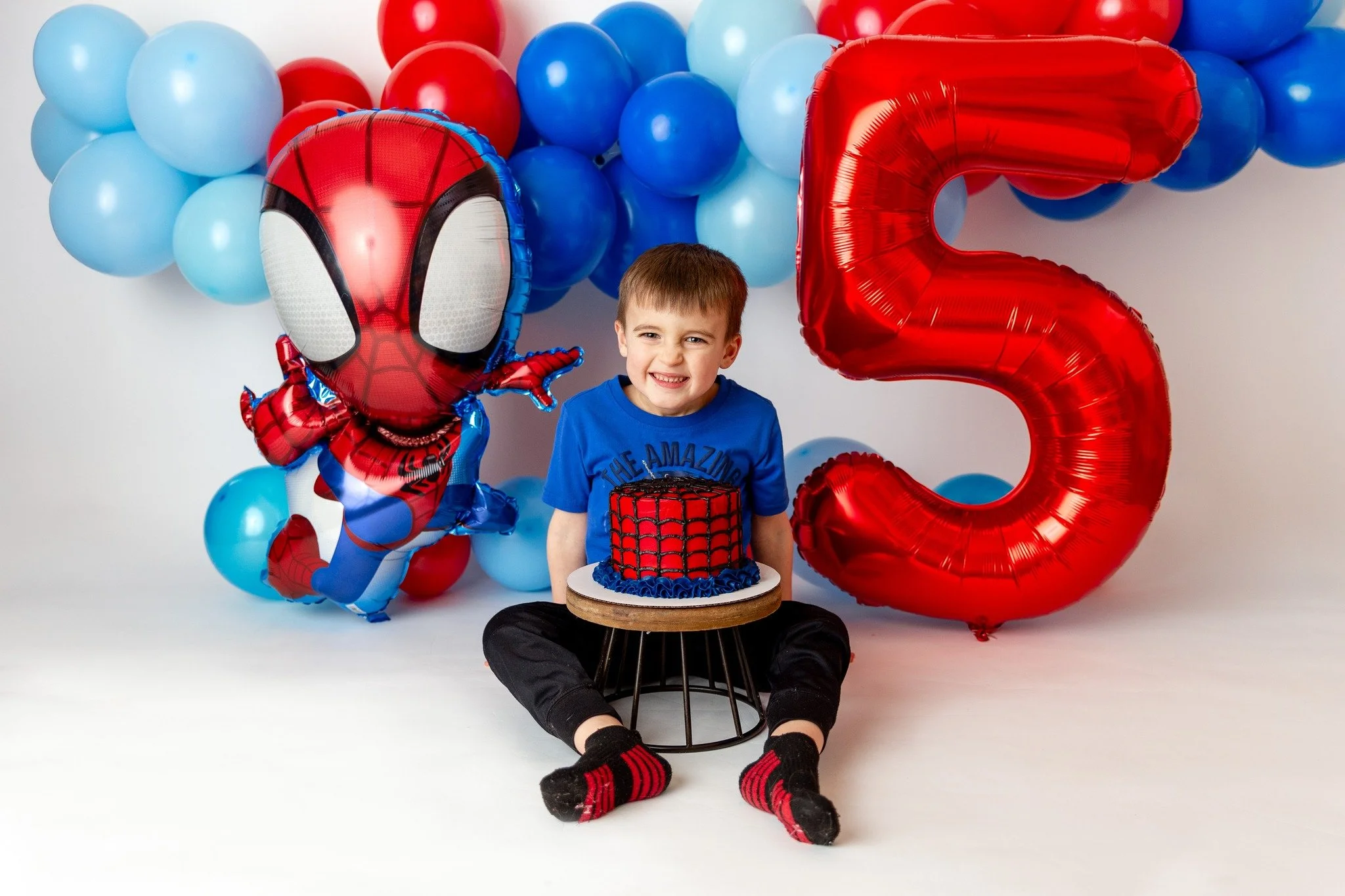 🎉 Happy 5th Birthday, Oakley! 🎉

You are sweet, kind, curious, and always full of wild, high-energy fun. You&rsquo;re an animal lover, a car and parade enthusiast, and you love books and Donut Friday.

I&rsquo;ll keep doing cake smash photo session