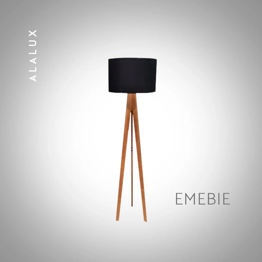A luminária de piso Emebie é uma peça que une minimalismo e elegância, oferecendo um conceito contemporâneo em abajures de piso. Com sua sustentação em madeira ecológica, a Emebie eleva a atmosfera de qualquer ambiente com muito estilo e requinte.