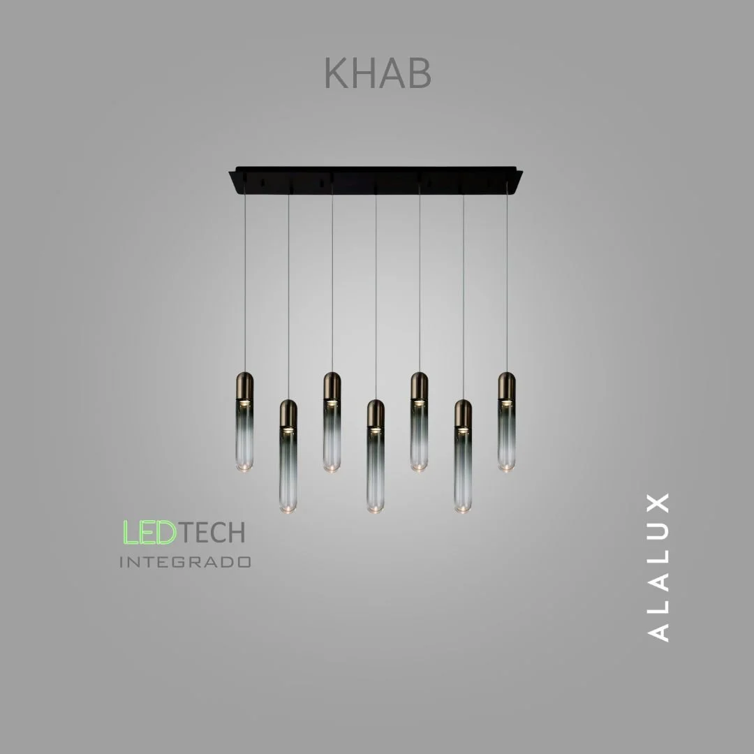 Khab expressa a força do design contemporâneo em sua forma mais pura. Com linhas verticais precisas e acabamento metálico refinado, ele cria uma presença marcante que combina elegância e personalidade