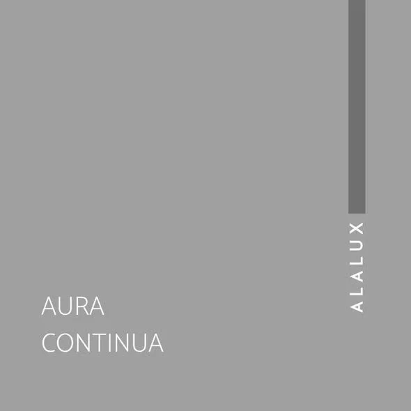  HALO traduz a essência do design minimalista por meio de uma forma circular pura, leve e atemporal. Sua geometria evidencia uma abordagem contemporânea na criação de luminárias, em que a simplicidade formal encontra a funcionalidade da iluminação pa